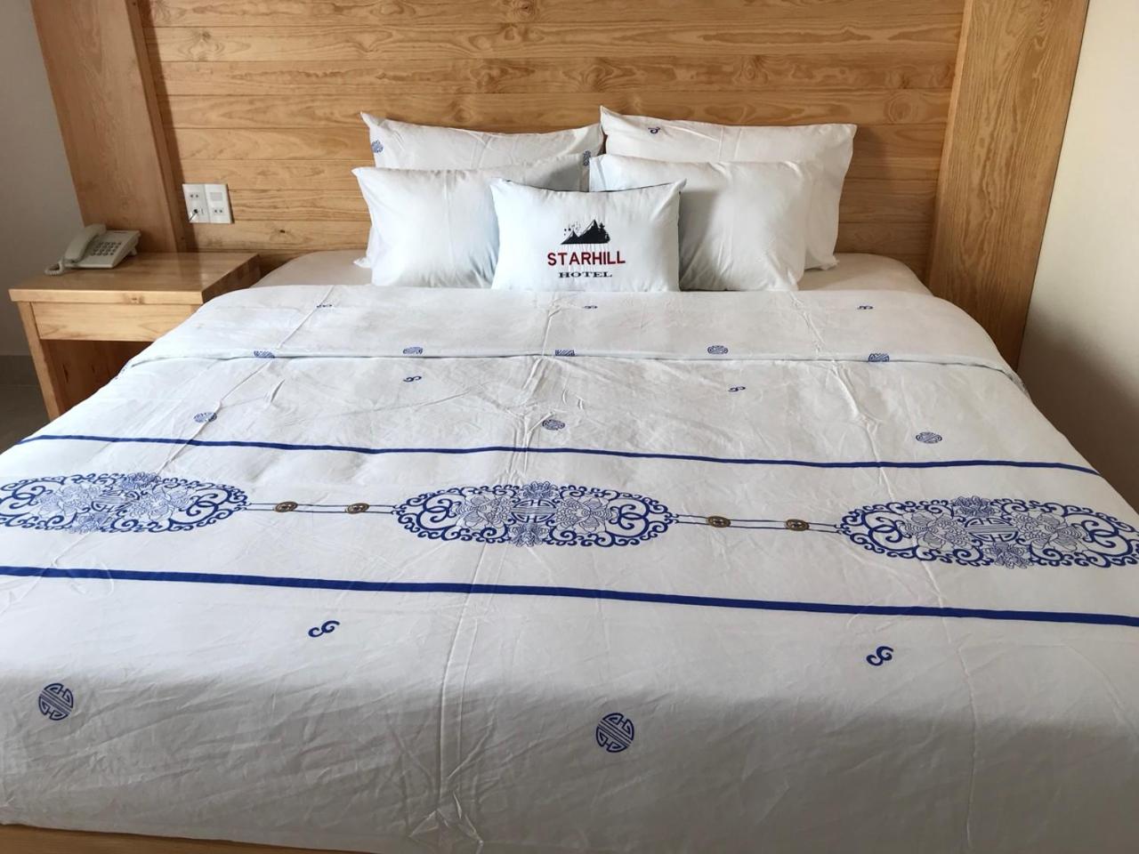 Deluxe King Suite photo 2