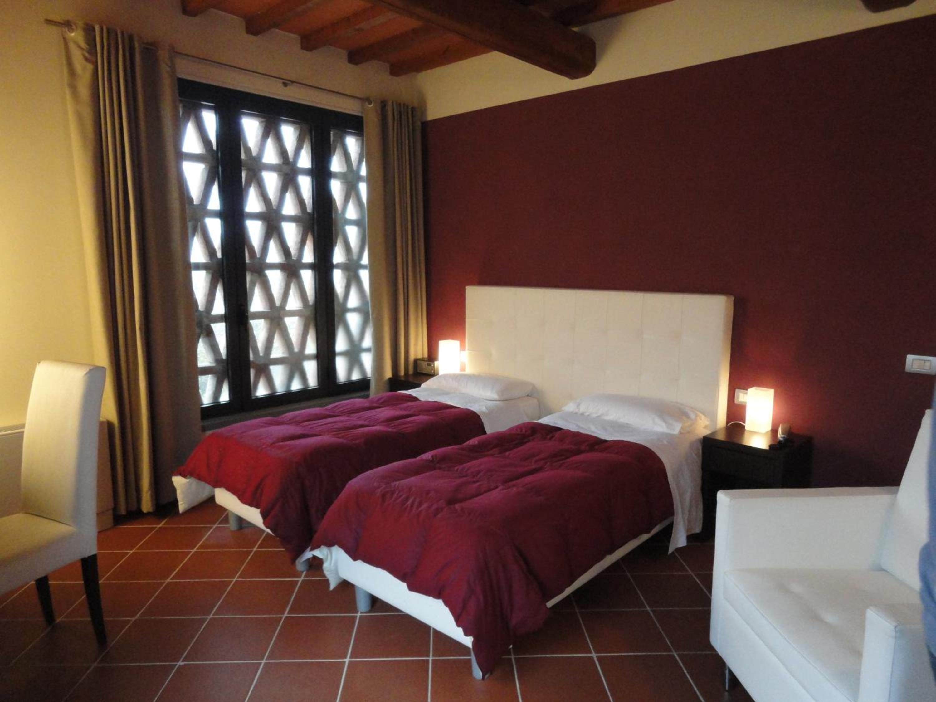 Double Room - Photo 5