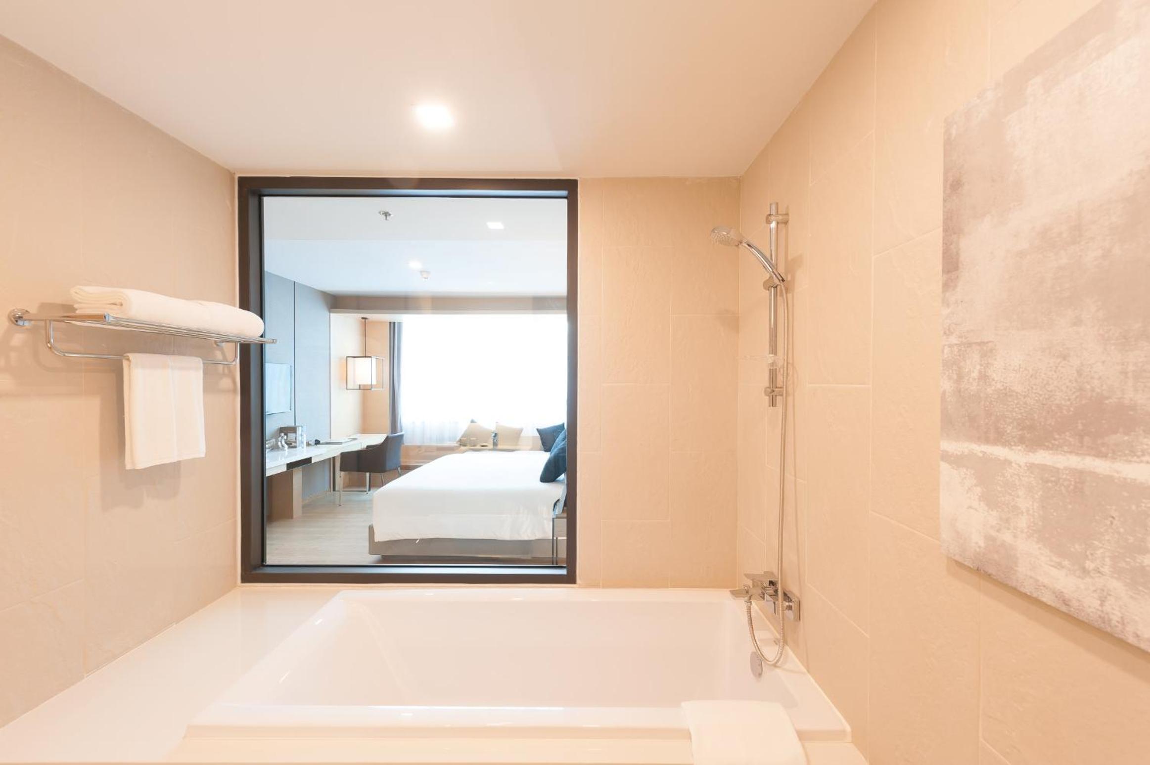 Deluxe Double or Twin Room with Mountain View photo 3