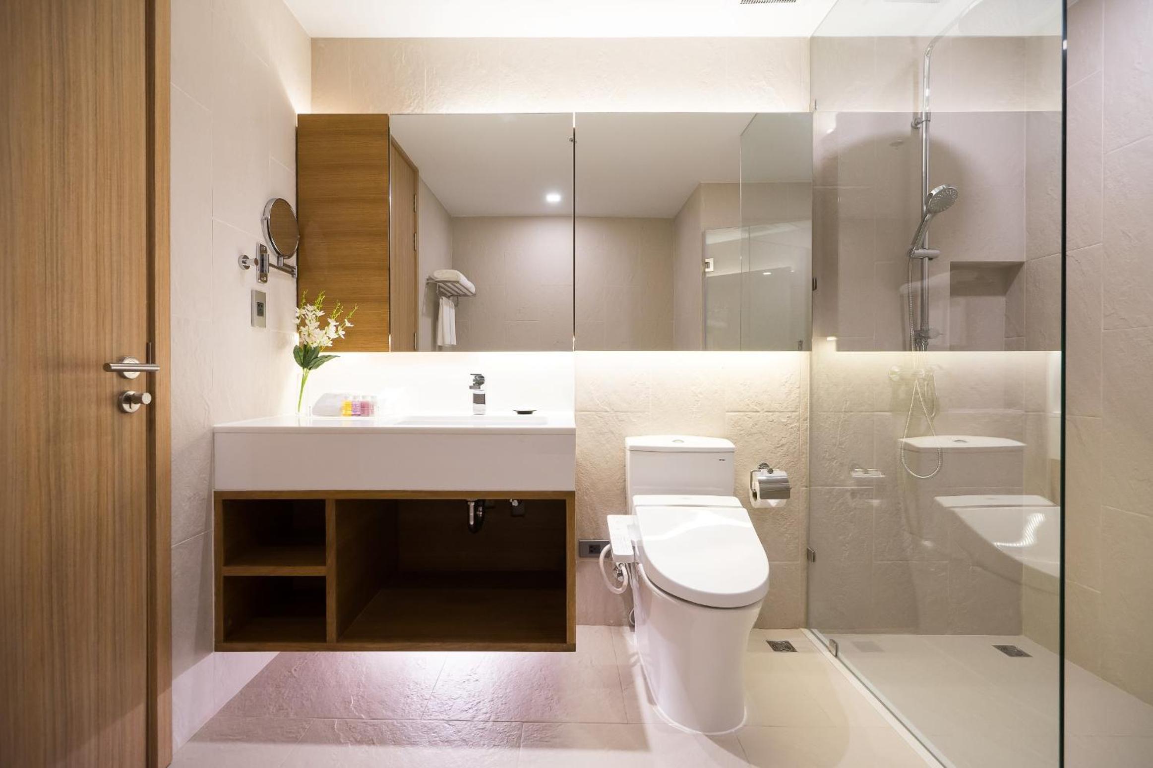 One Bedroom Suite with Mountain View photo 2