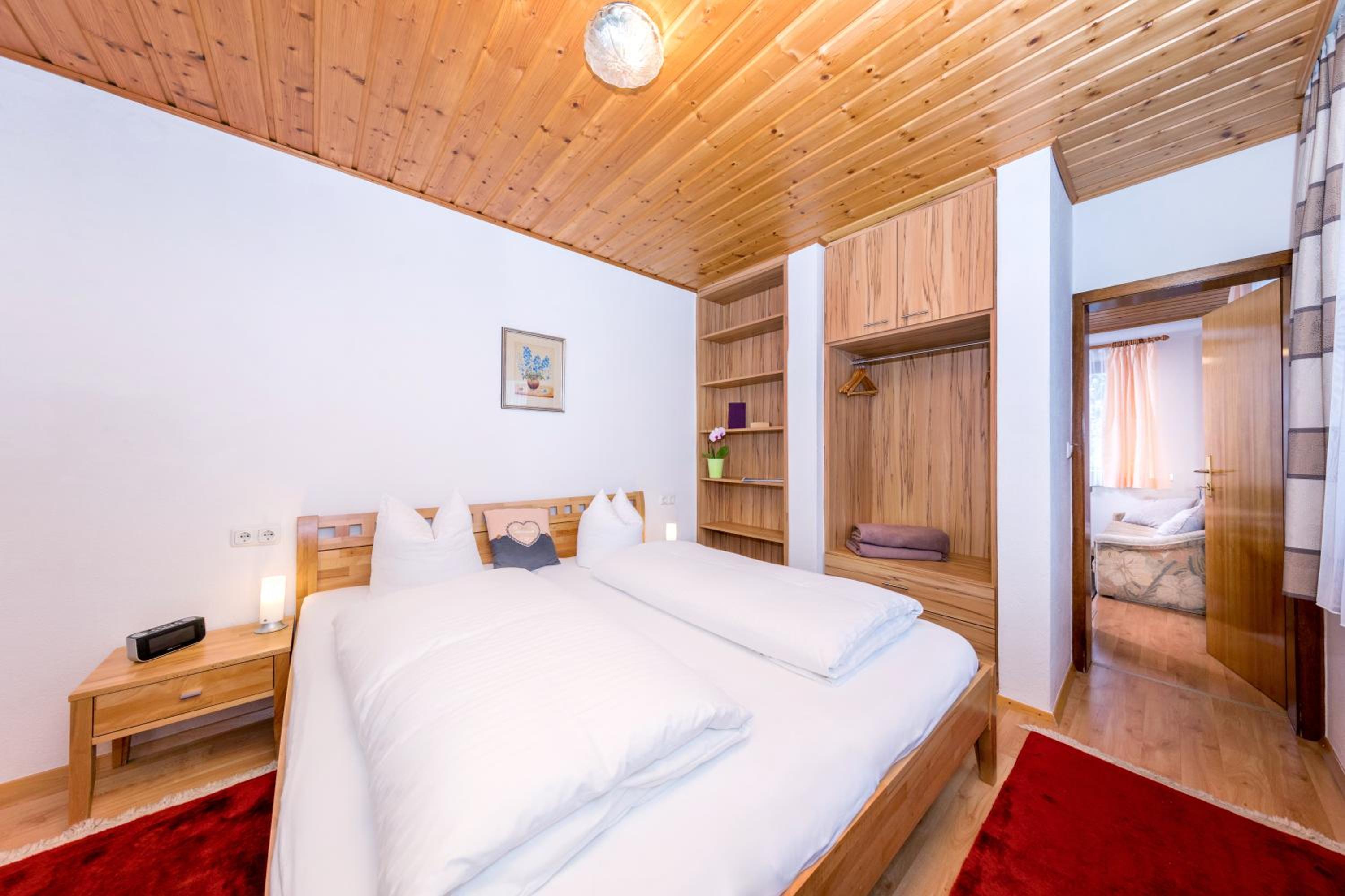One-Bedroom Apartment with Balcony (2 People) photo 1