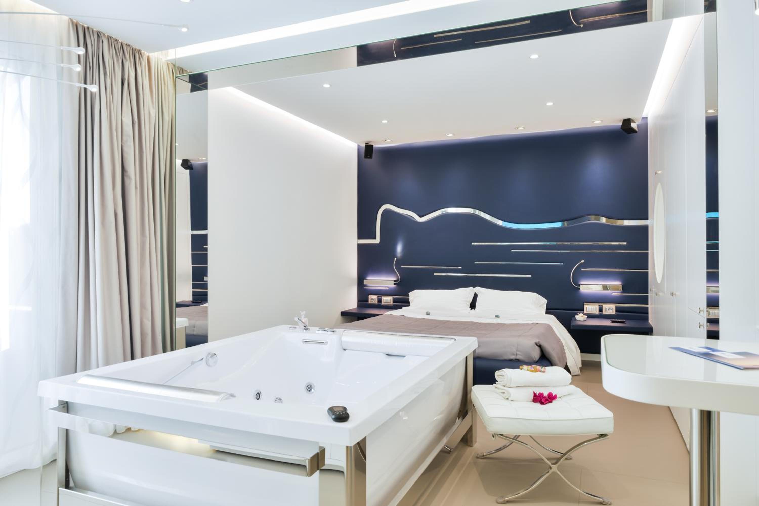 Suite with Spa Bath & Hammam