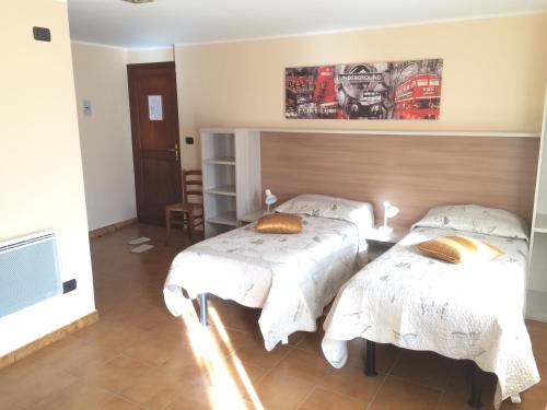 Triple Room with Private Bathroom photo 3