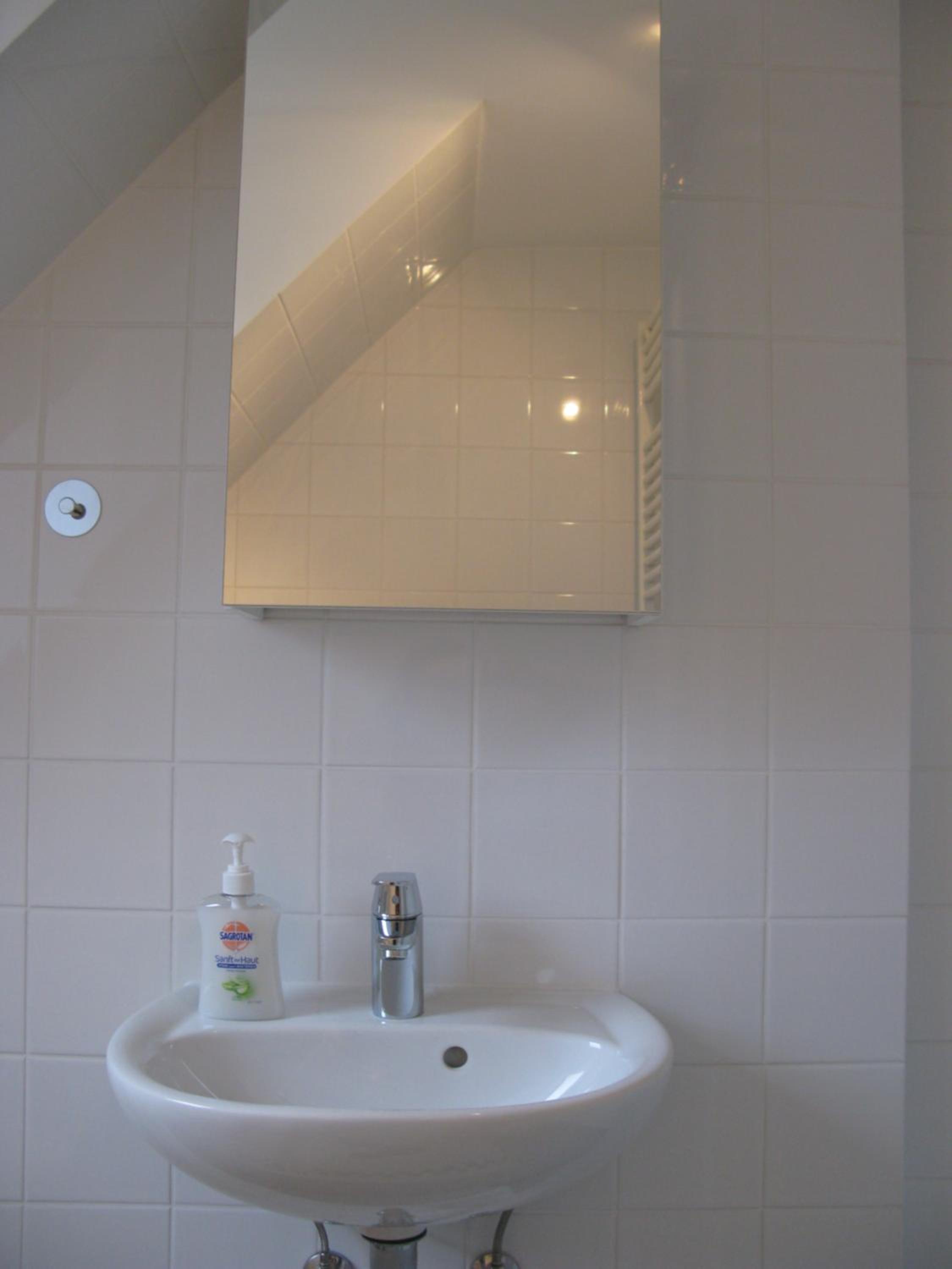 Two-Bedroom Apartment - Second Floor - Photo 2