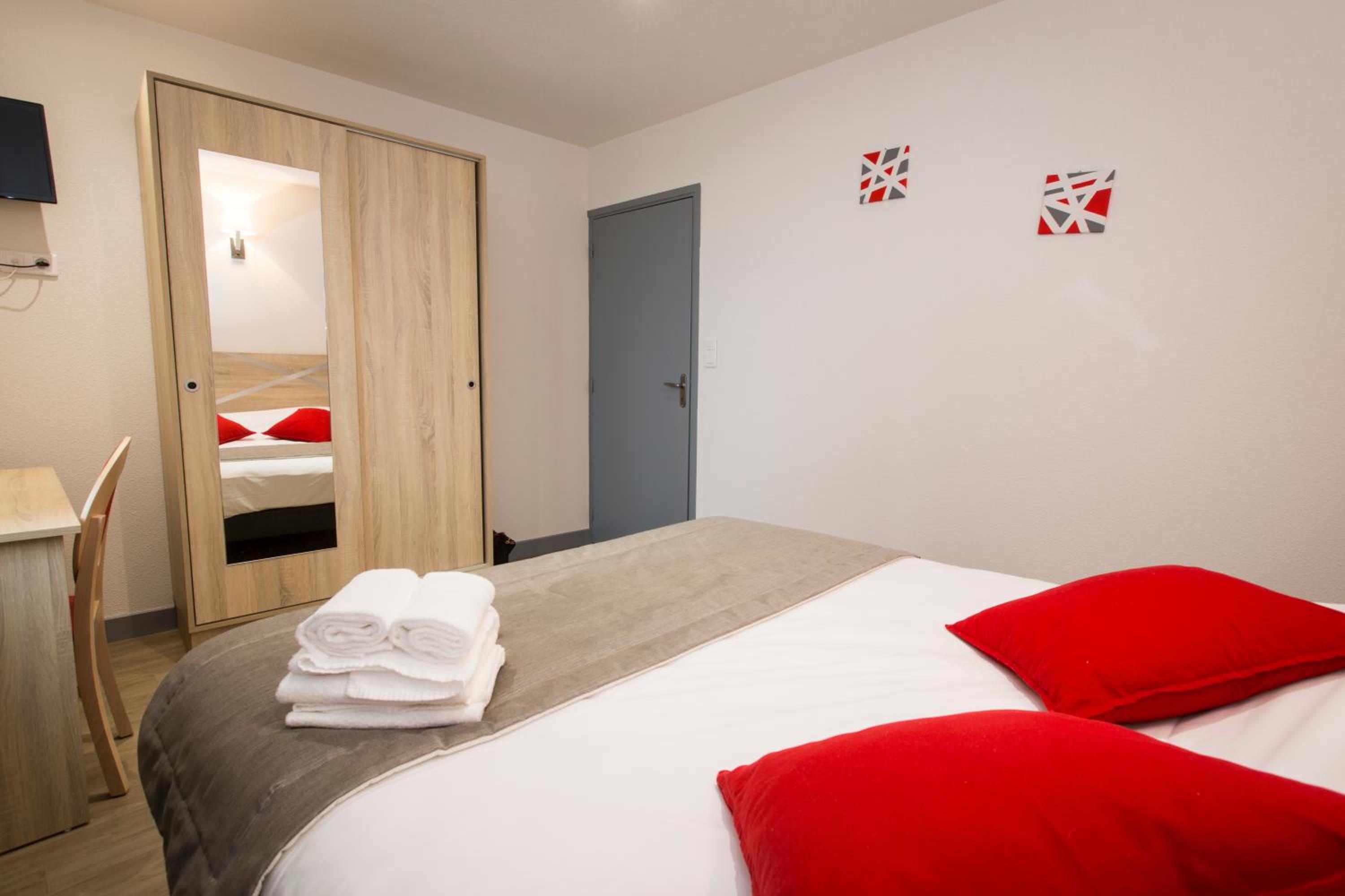 Standard Twin Room photo 2