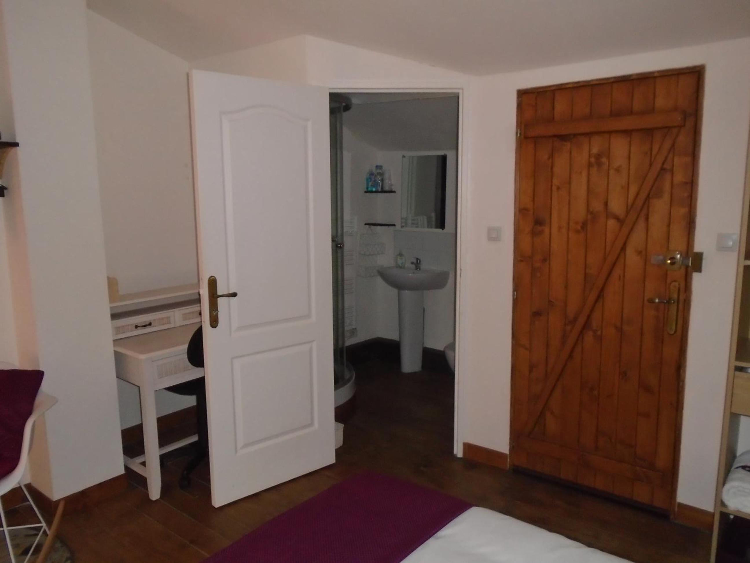 Large Double Room photo 3