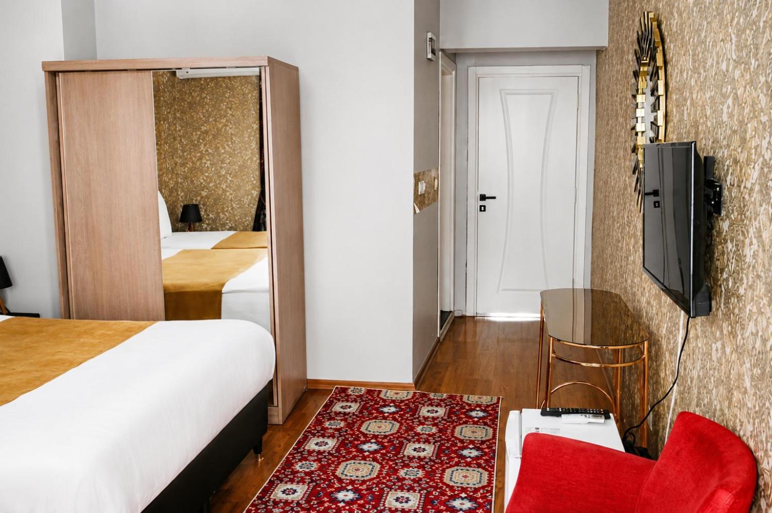 Triple Room