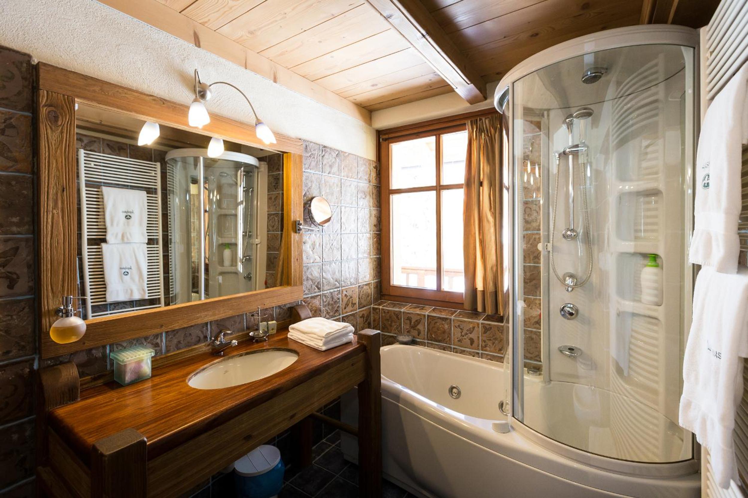 Suite (2 Adults) - Photo 25