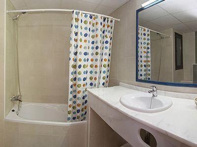 2-Bedroom Apartment for 2-6 people photo 2