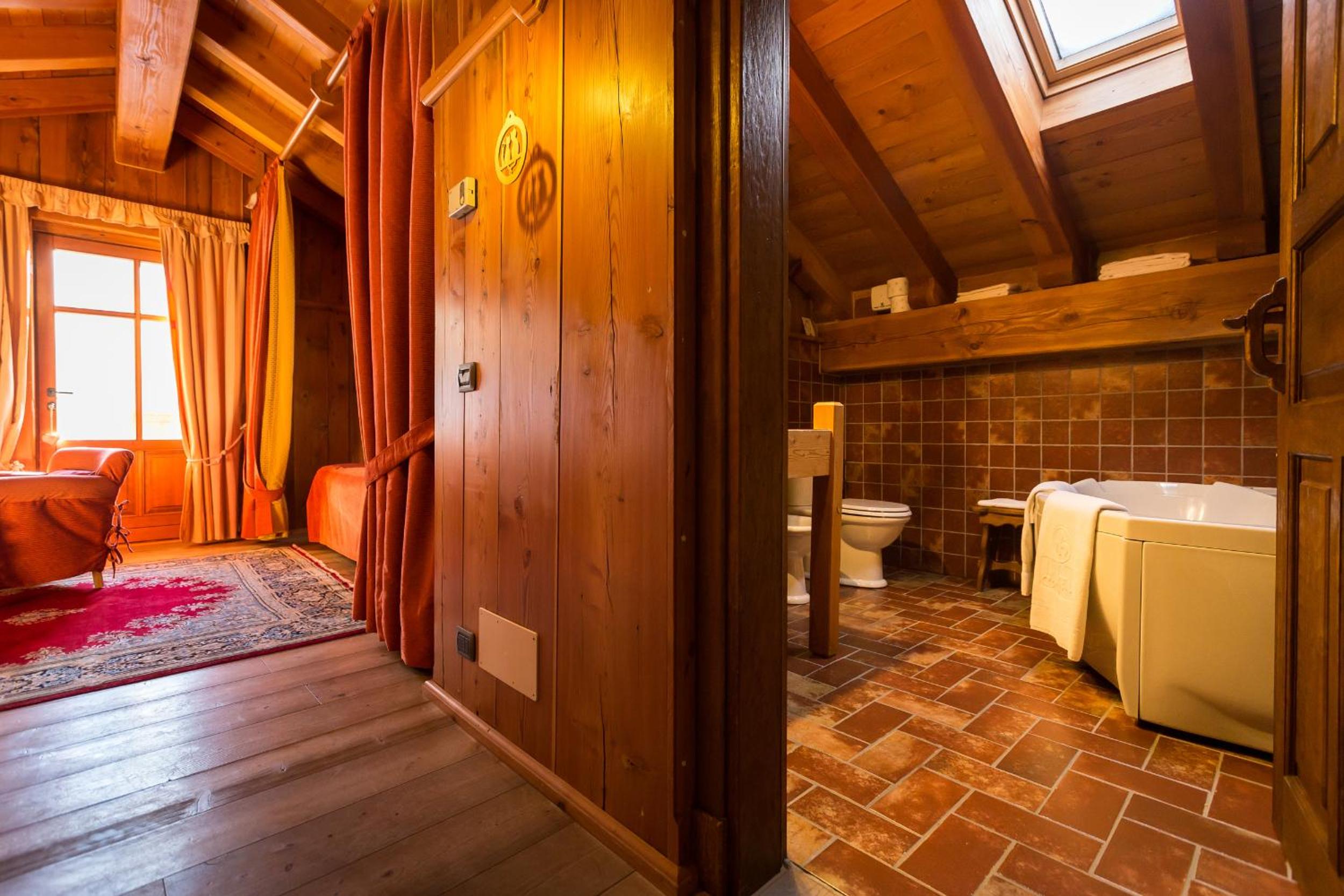 Suite (2 Adults) - Photo 2