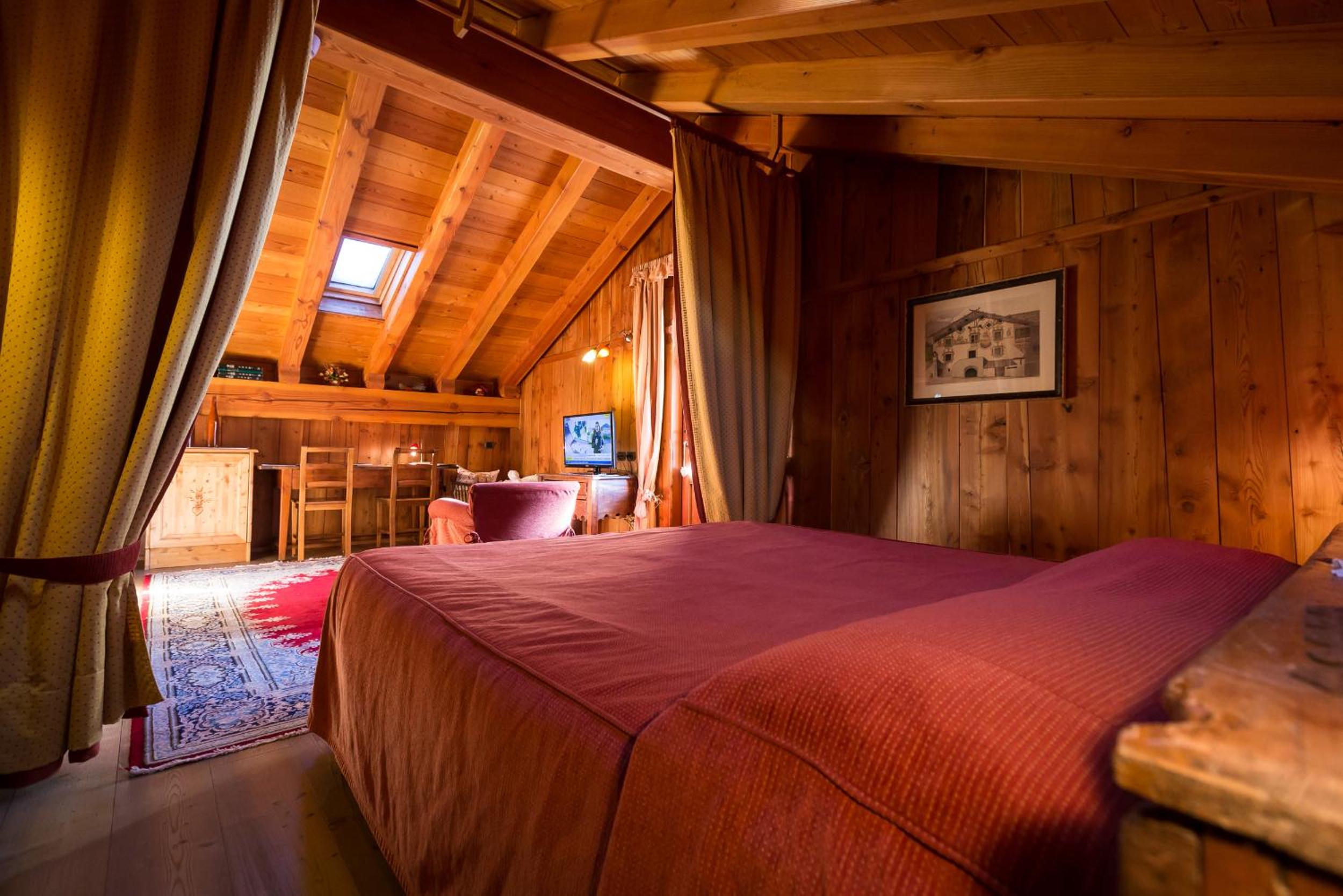 Suite (2 Adults) - Photo 9
