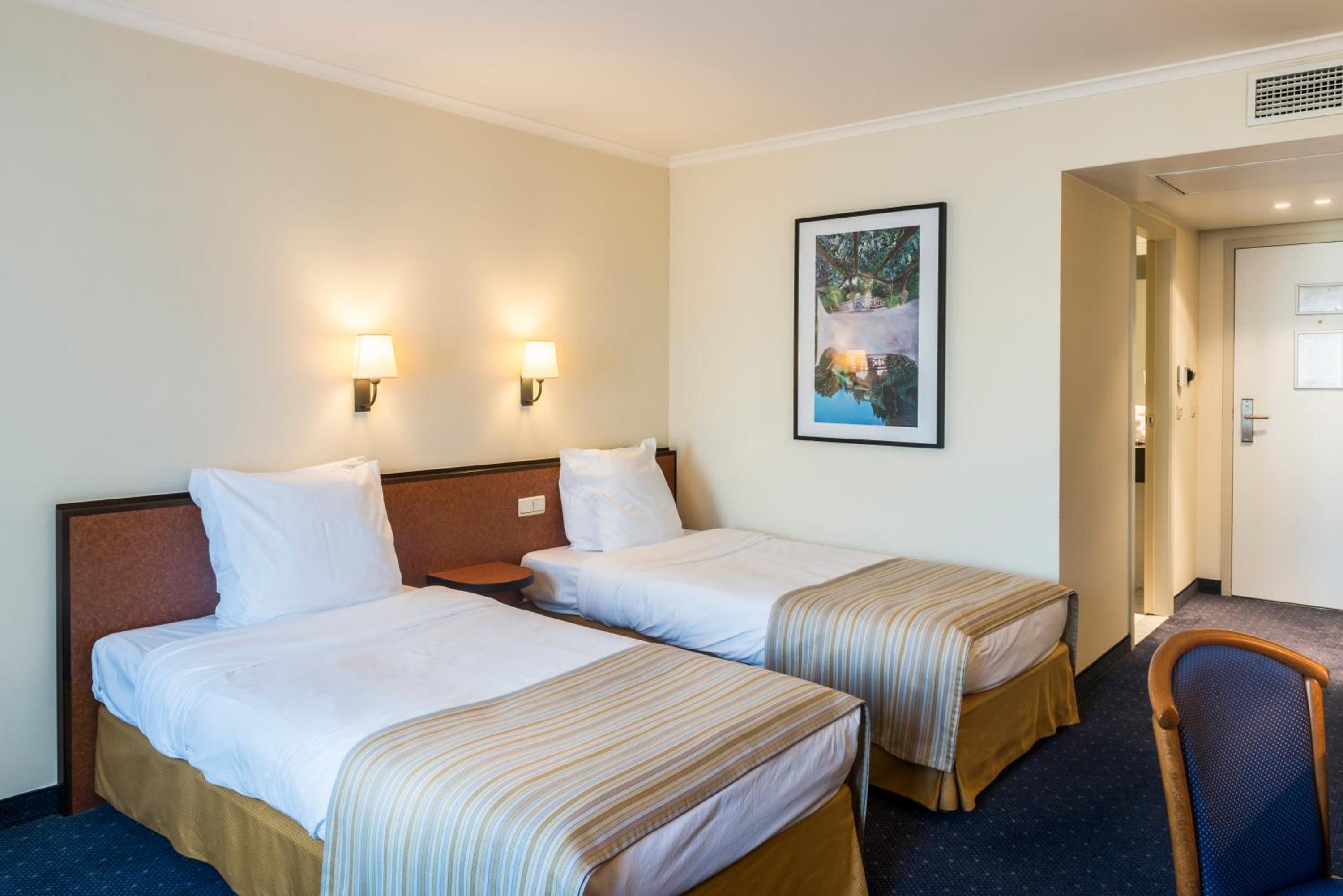 Business Twin Room photo 1