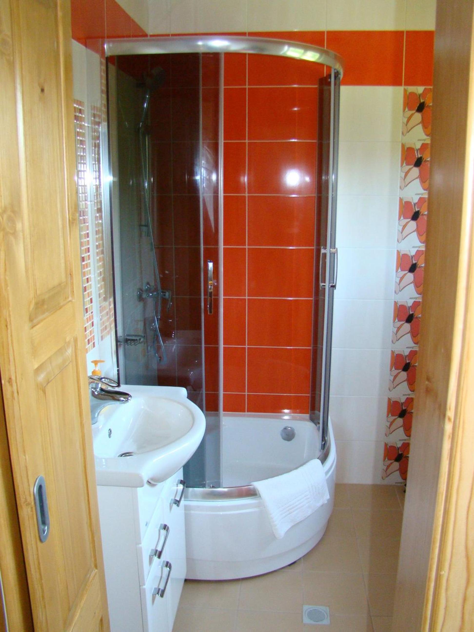 Double Room with Private Bathroom - Photo 1