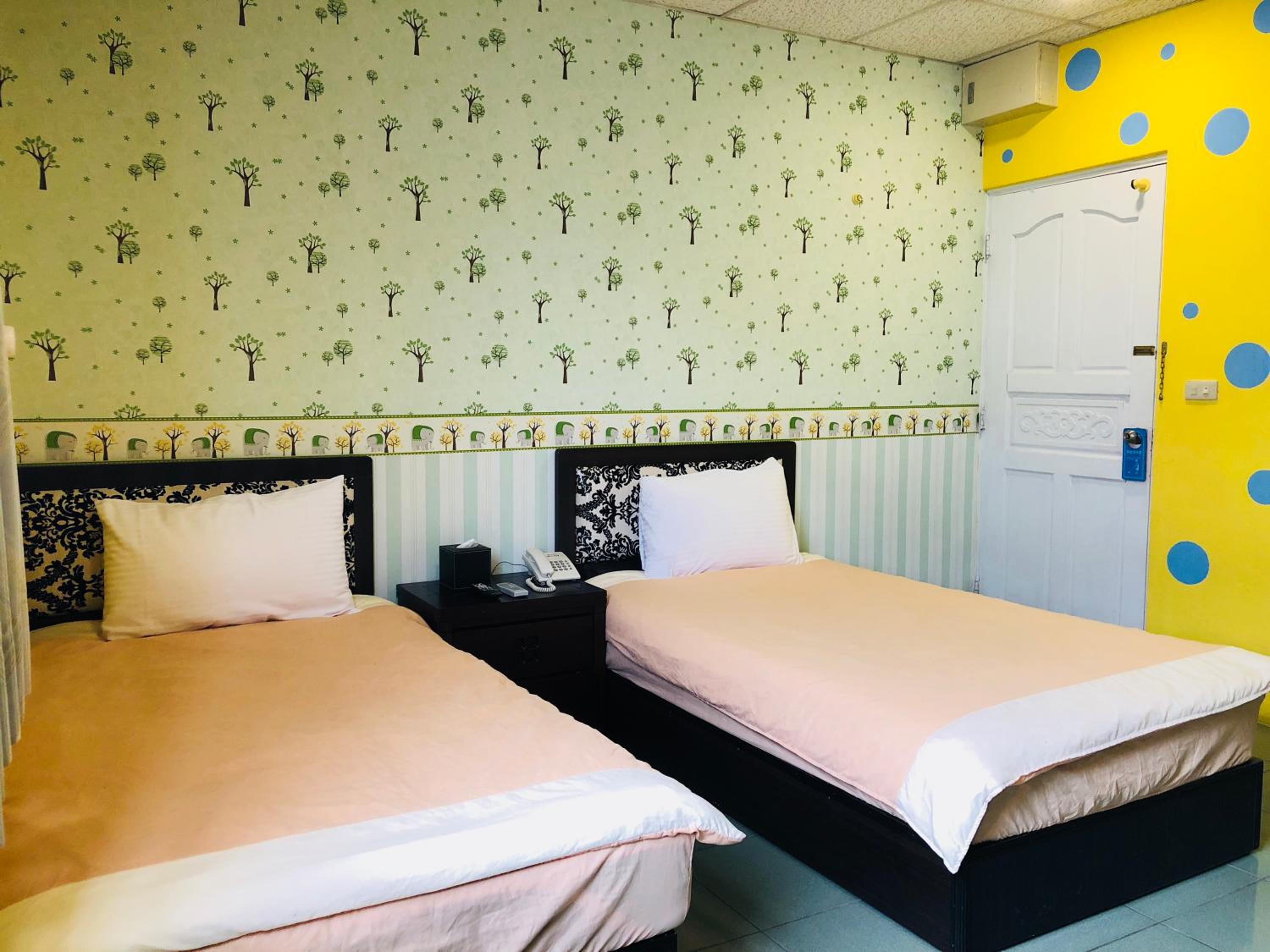 Standard Twin Room photo 2