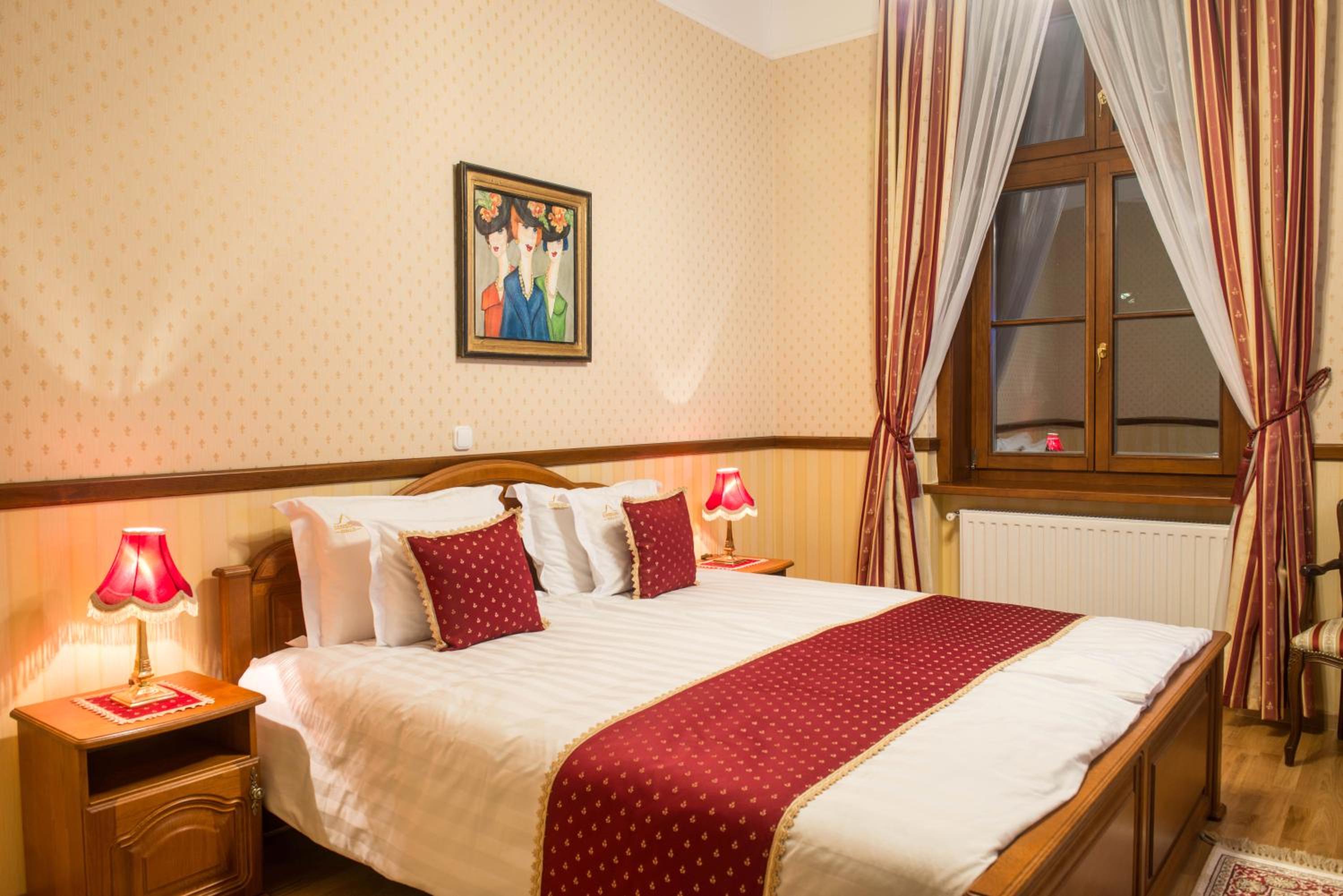 Deluxe Double Room - Photo 8