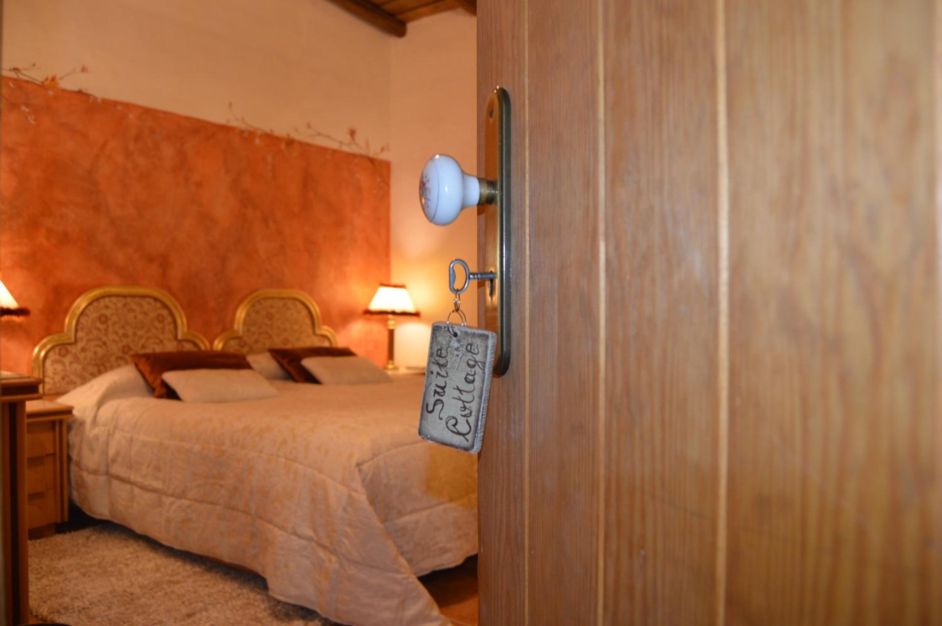 Superior Double or Twin Room photo 3