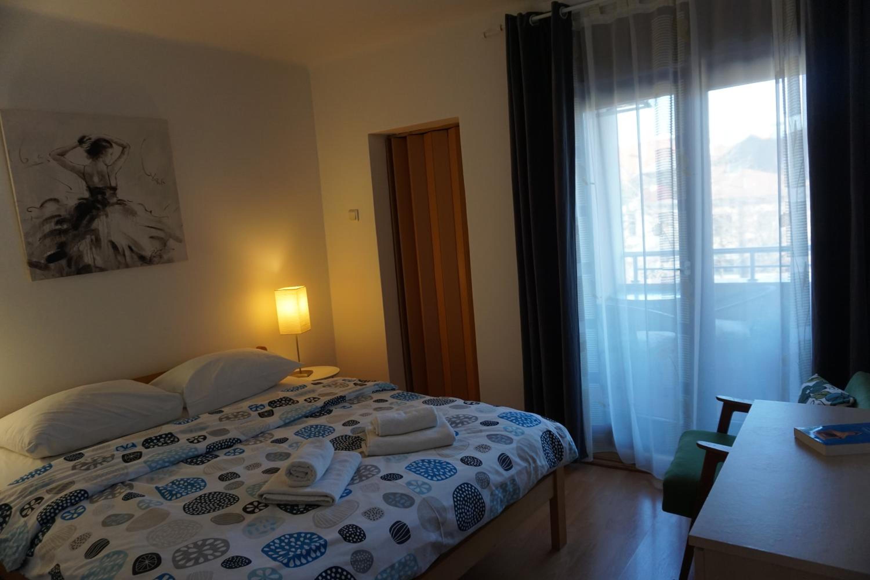 Apartment with Garden View