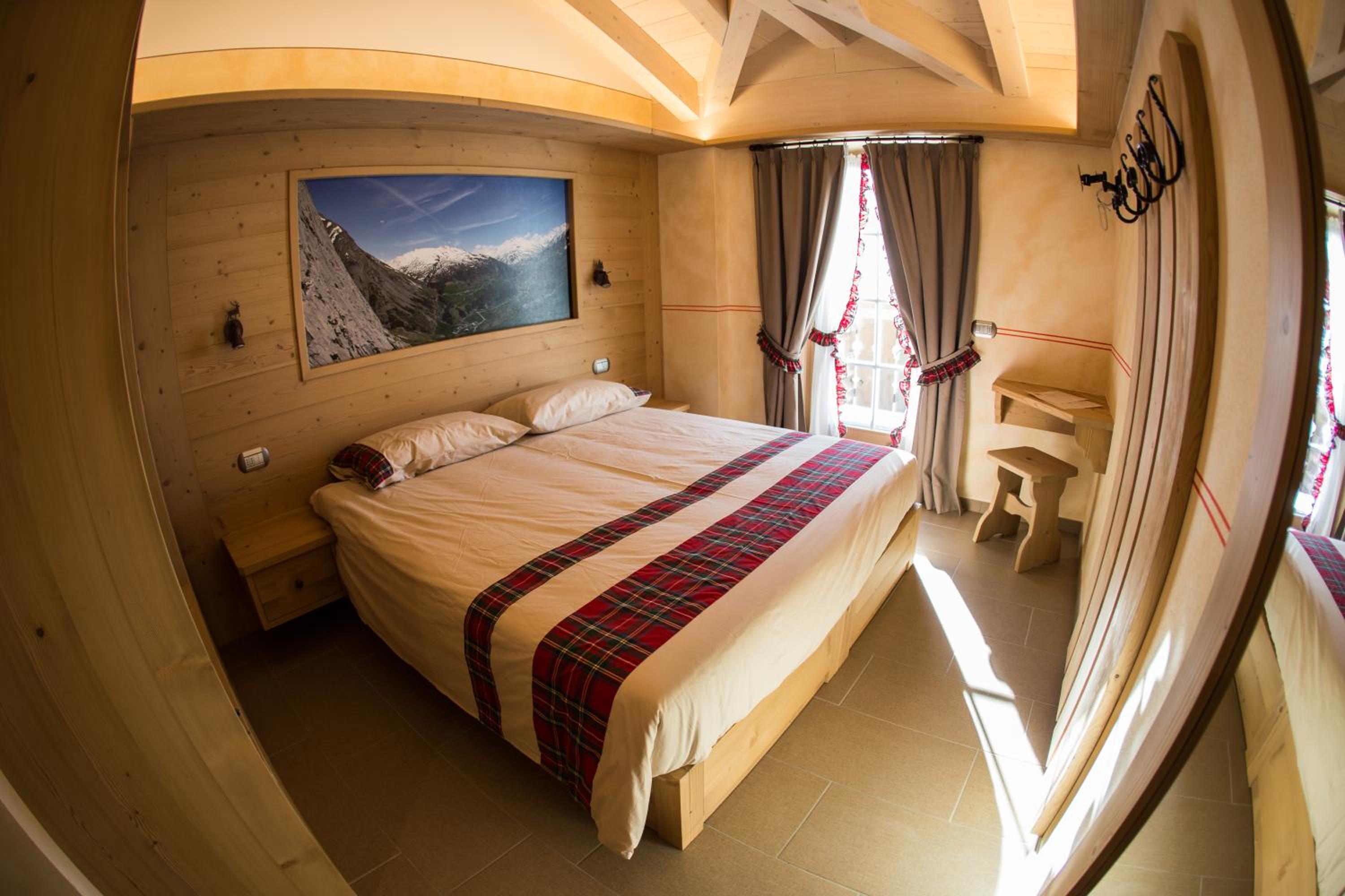 Double or Twin Room with Mountain View photo 1