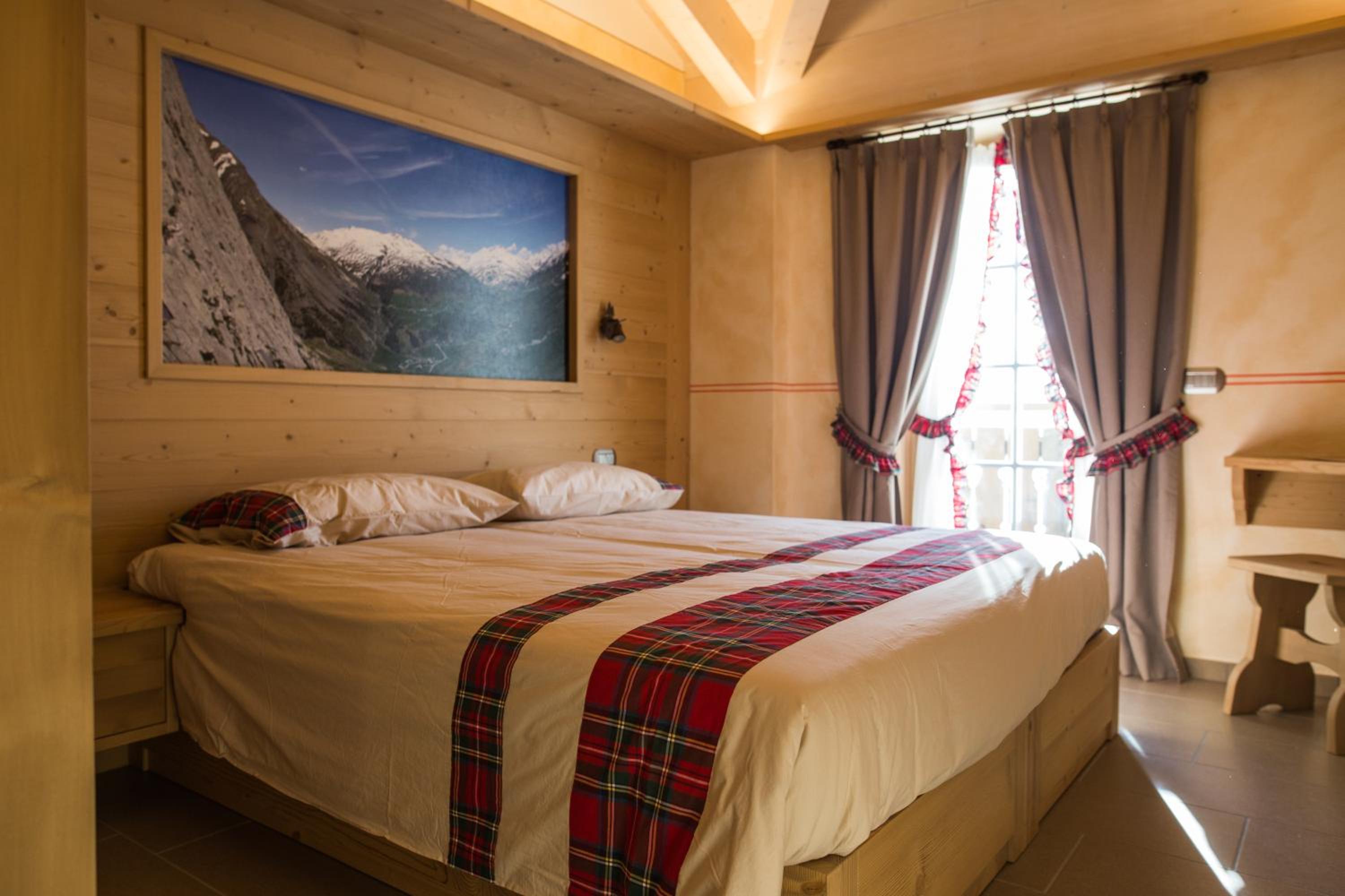 Double or Twin Room with Mountain View photo 2