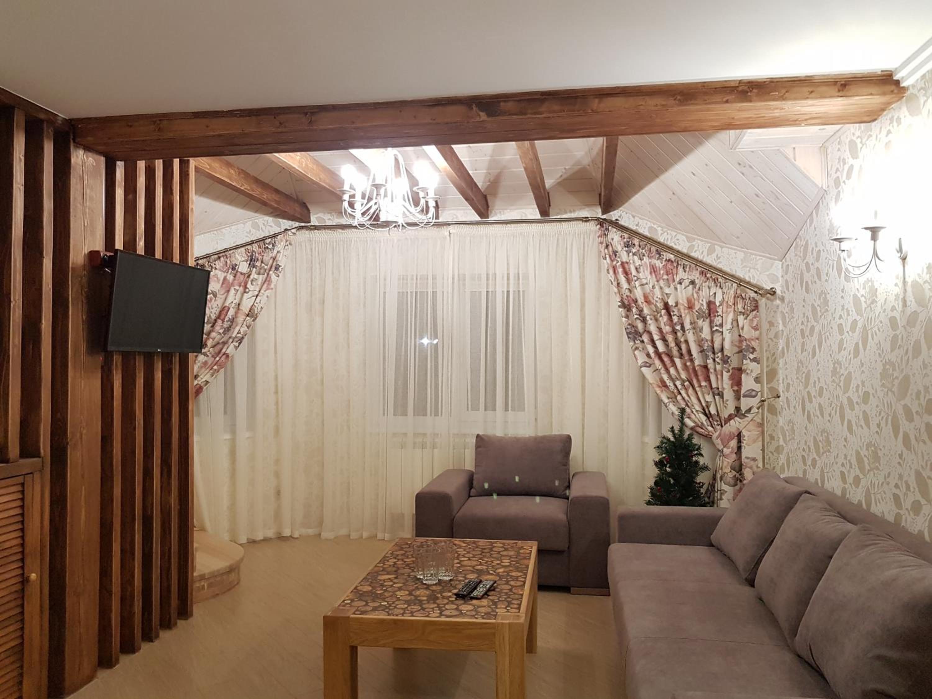 Deluxe Family Room photo 1