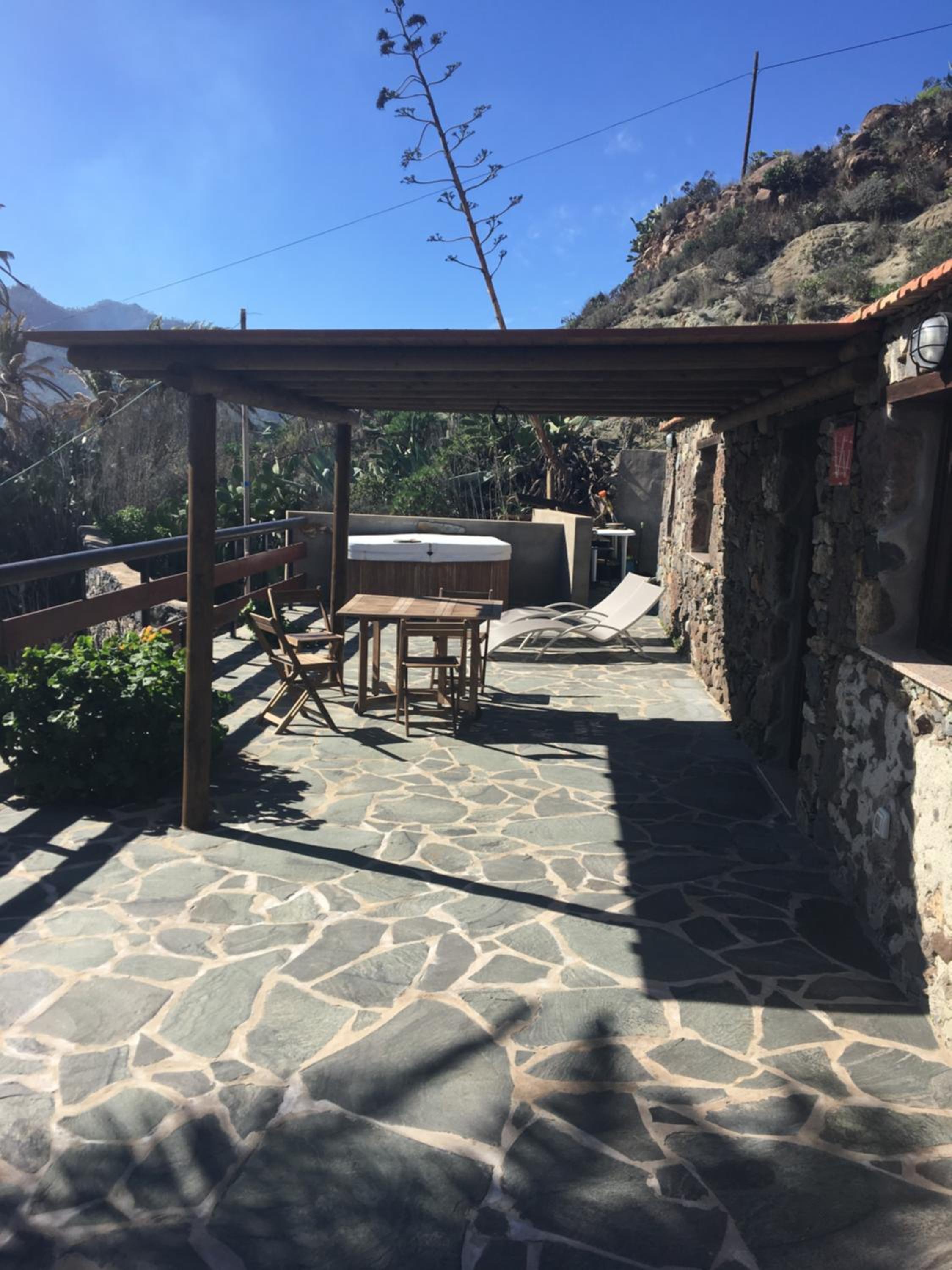 Bungalow with Patio and Hot tub photo 3