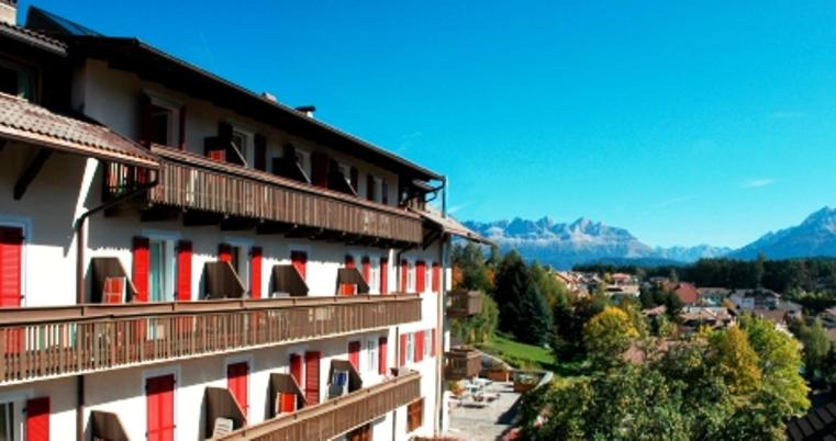Quadruple Room with Mountain View photo 2