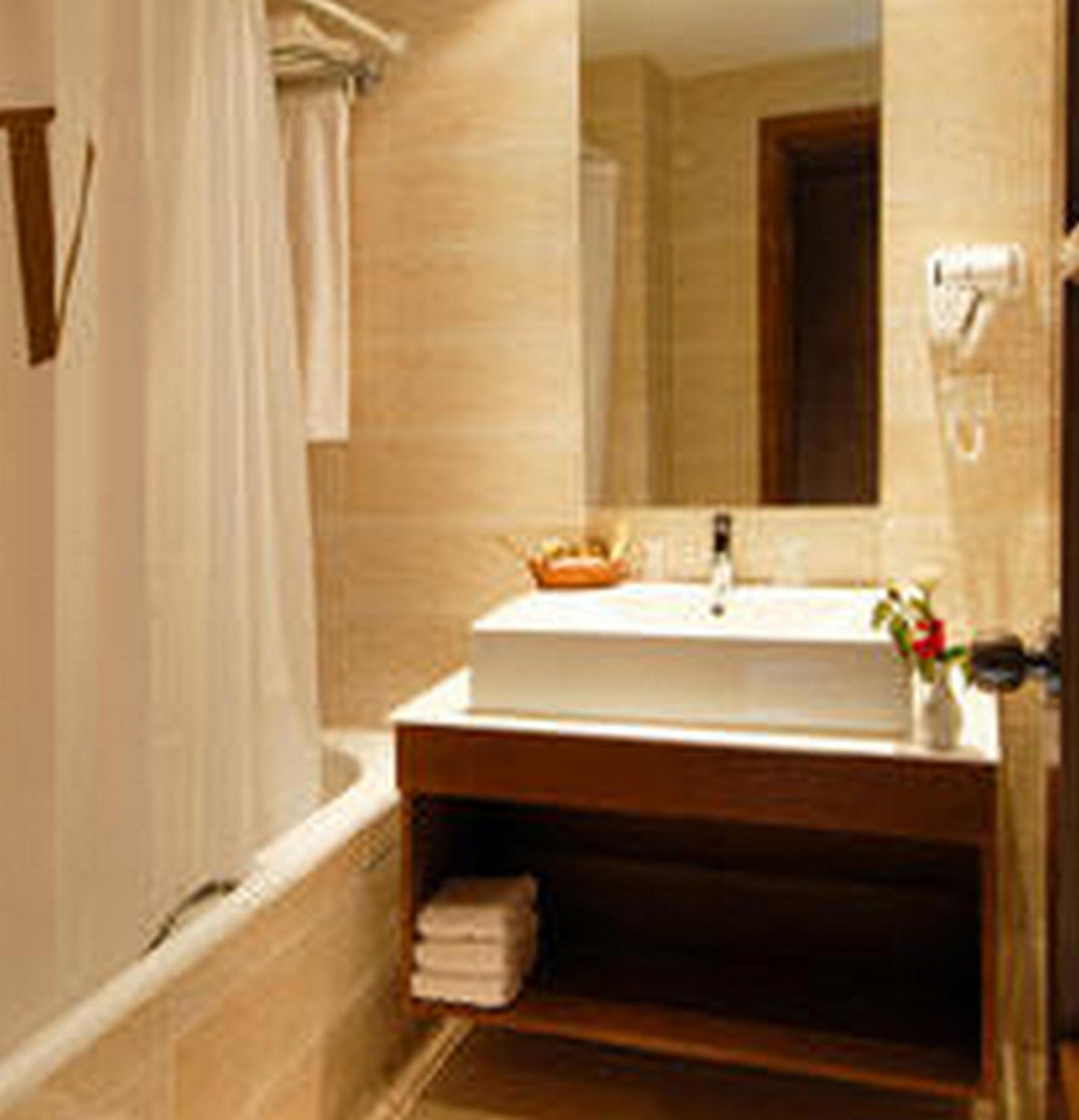 Standard Triple Room photo 3
