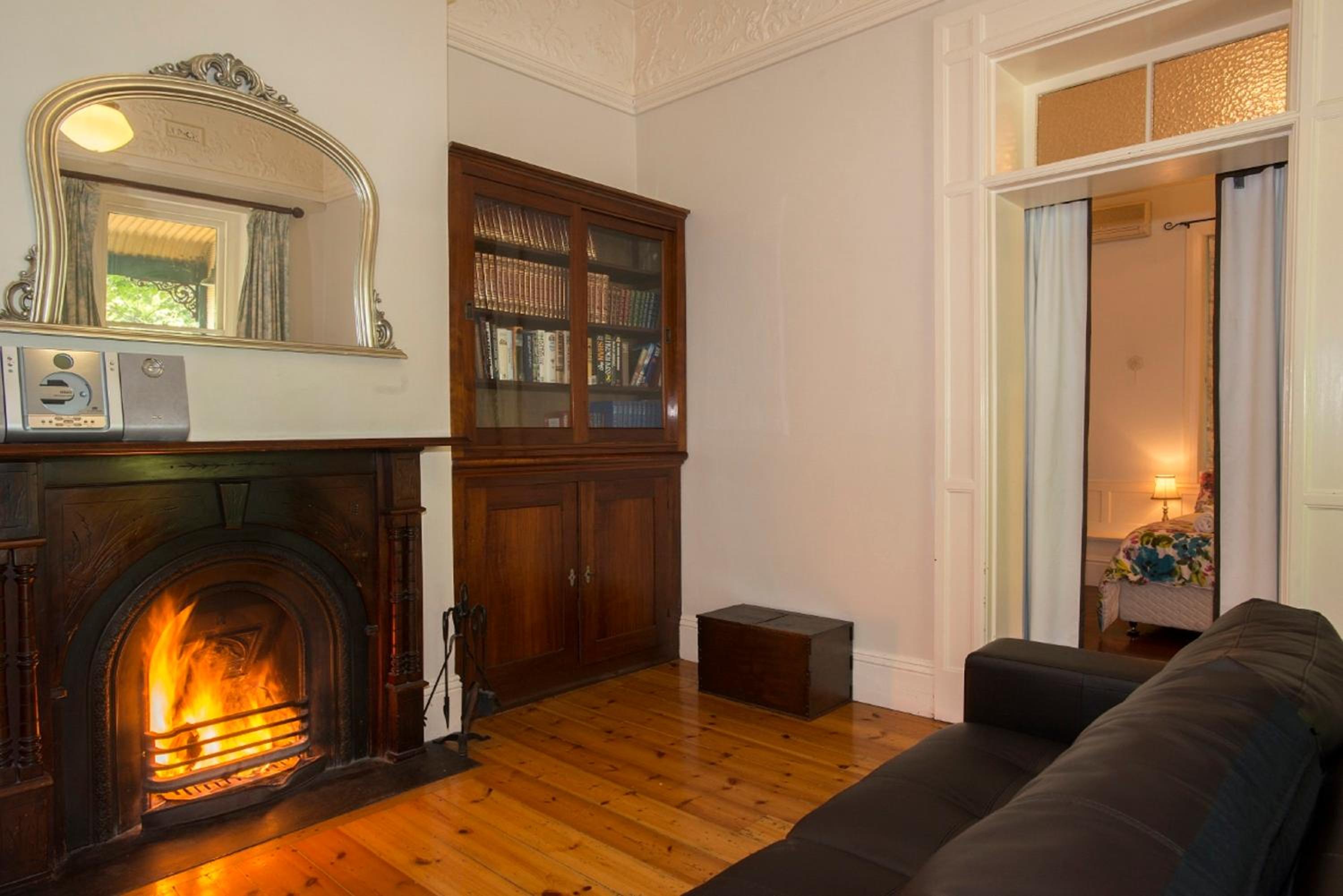 Queen Suite - Sapphire photo 2