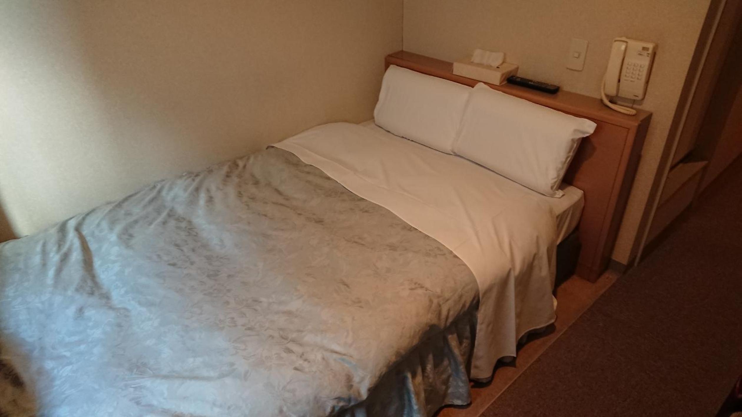 Single Room - Smoking photo 2