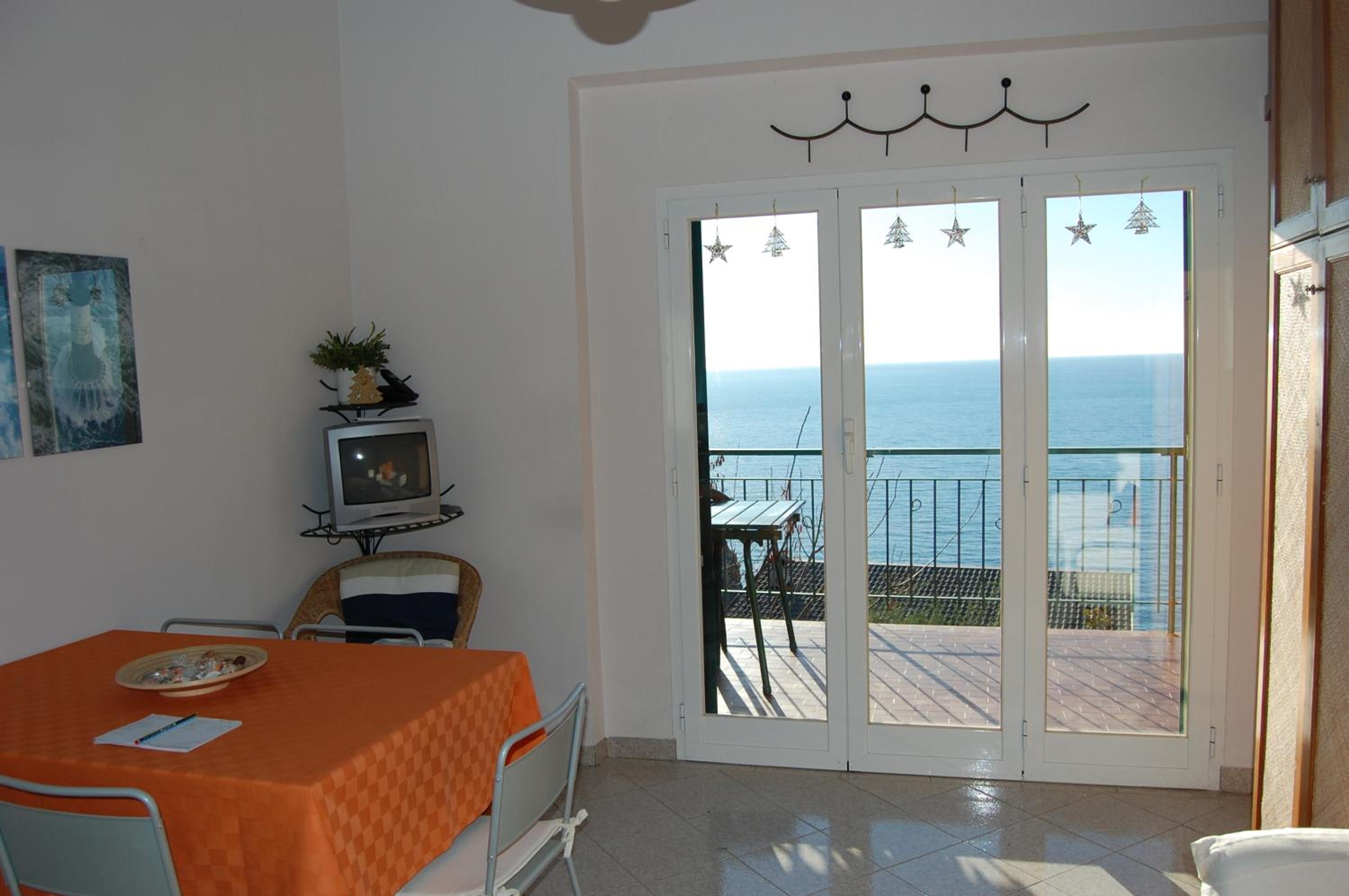Two-Bedroom House (4 Adults) photo 1