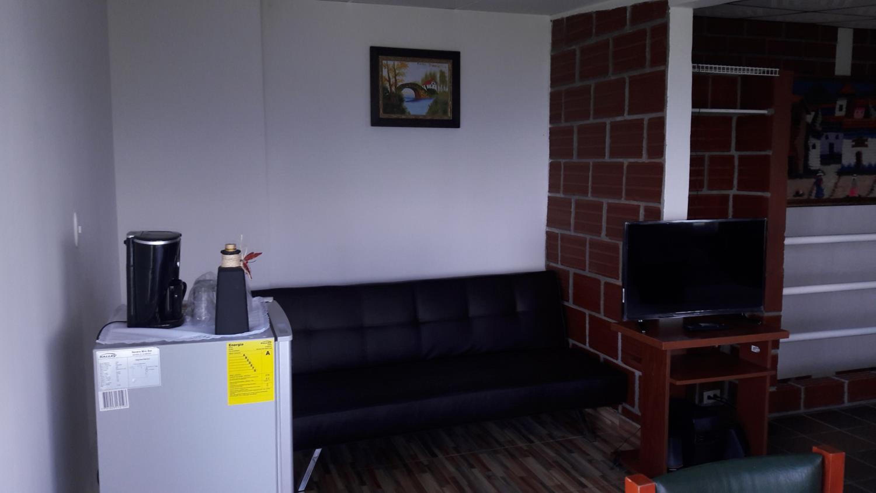 Suite with Hot Tub photo 2