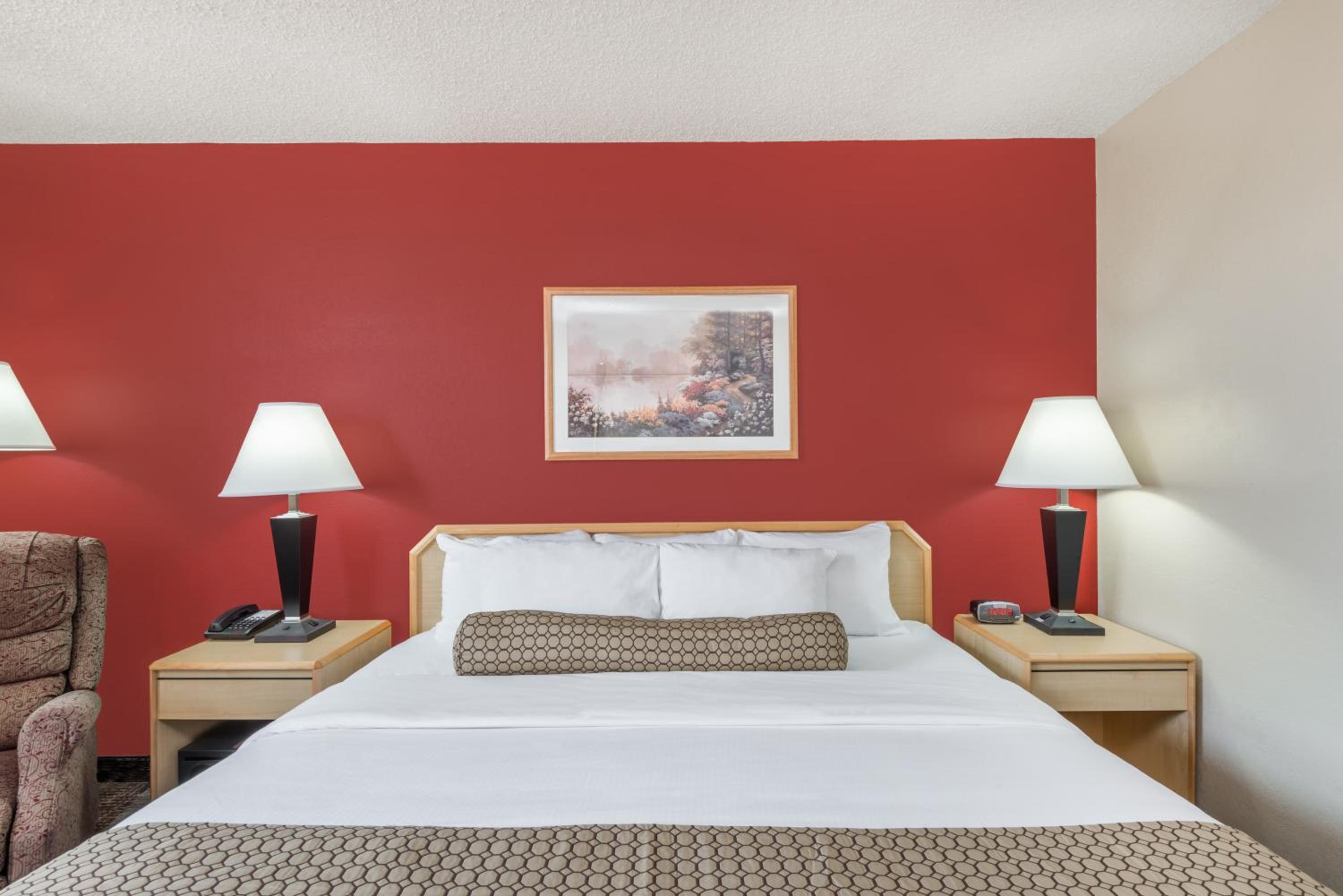 King Room- Non-Smoking - Photo 1