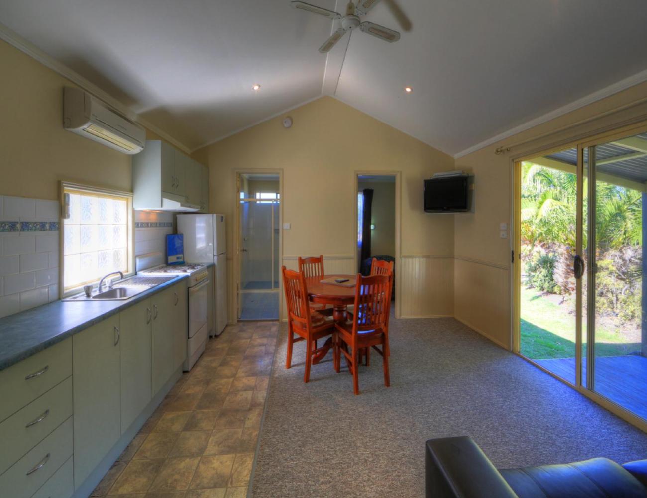Two-Bedroom Queen Villa photo 3