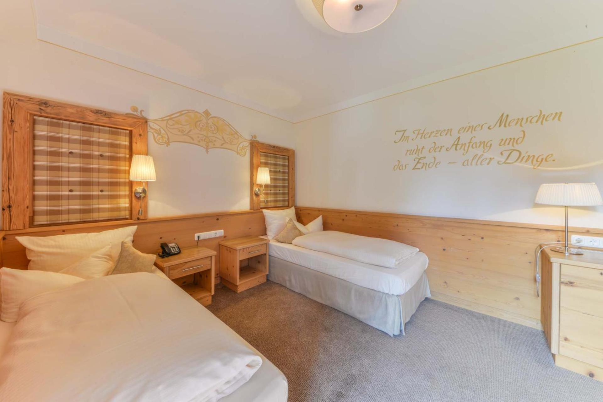 Standard Twin Room photo 3