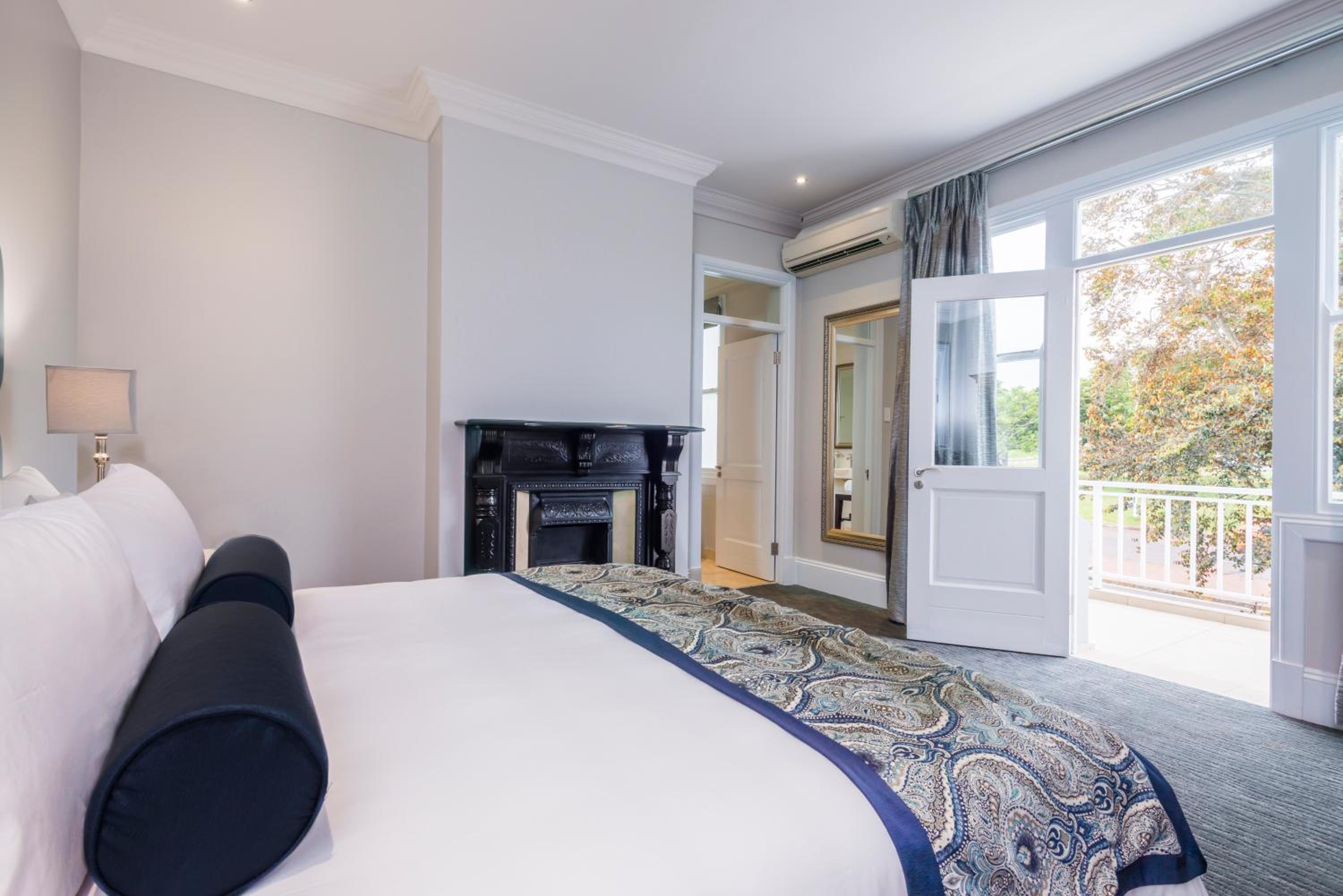 Superior King Suite