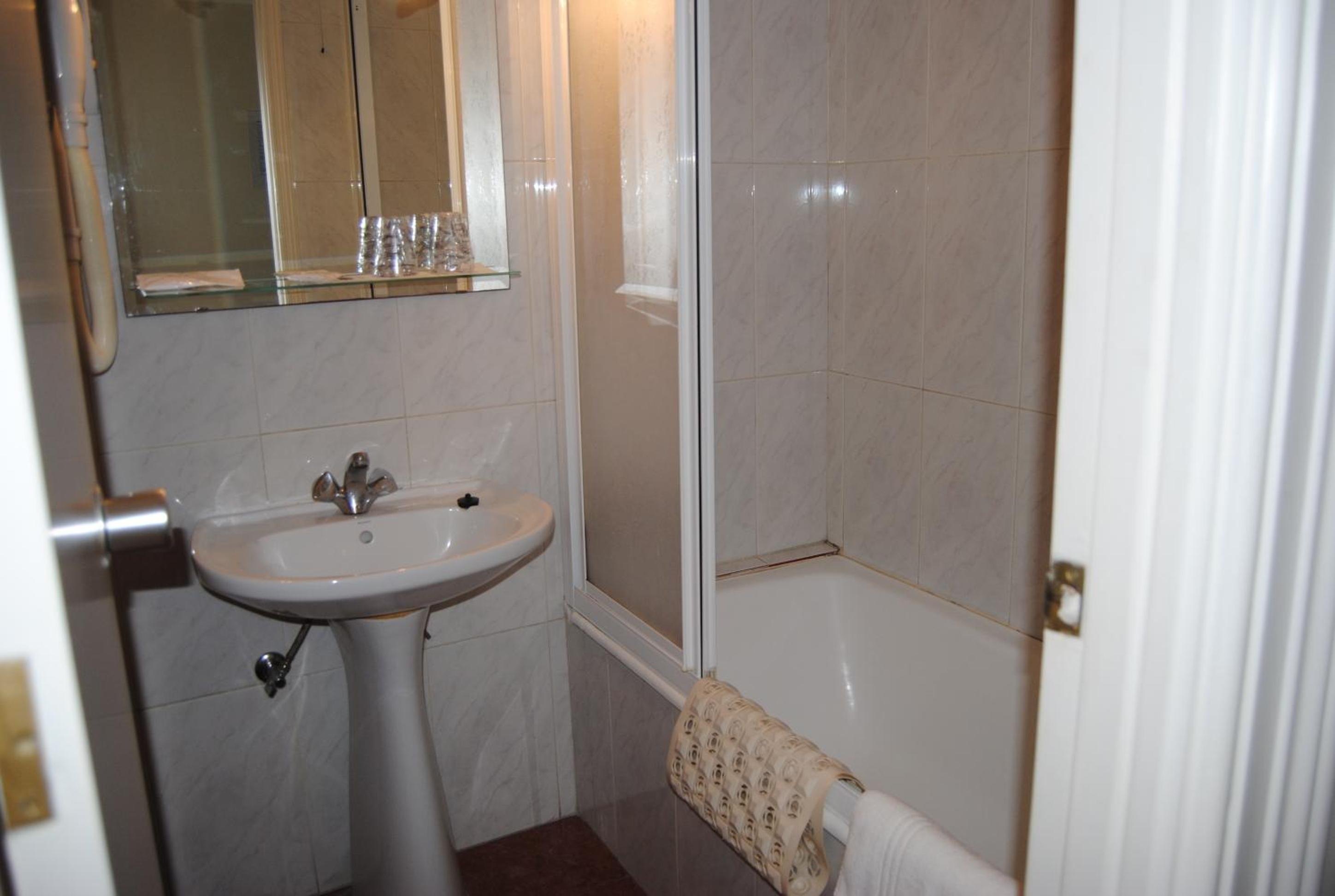 Triple Room - Photo 7