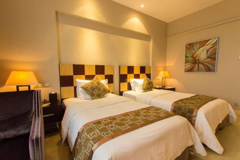 Mainland Chinese Citizens - Standard Twin Room photo 3