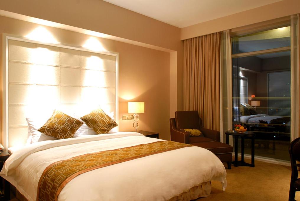 Mainland Chinese Citizens - Deluxe Queen Room With River View photo 3