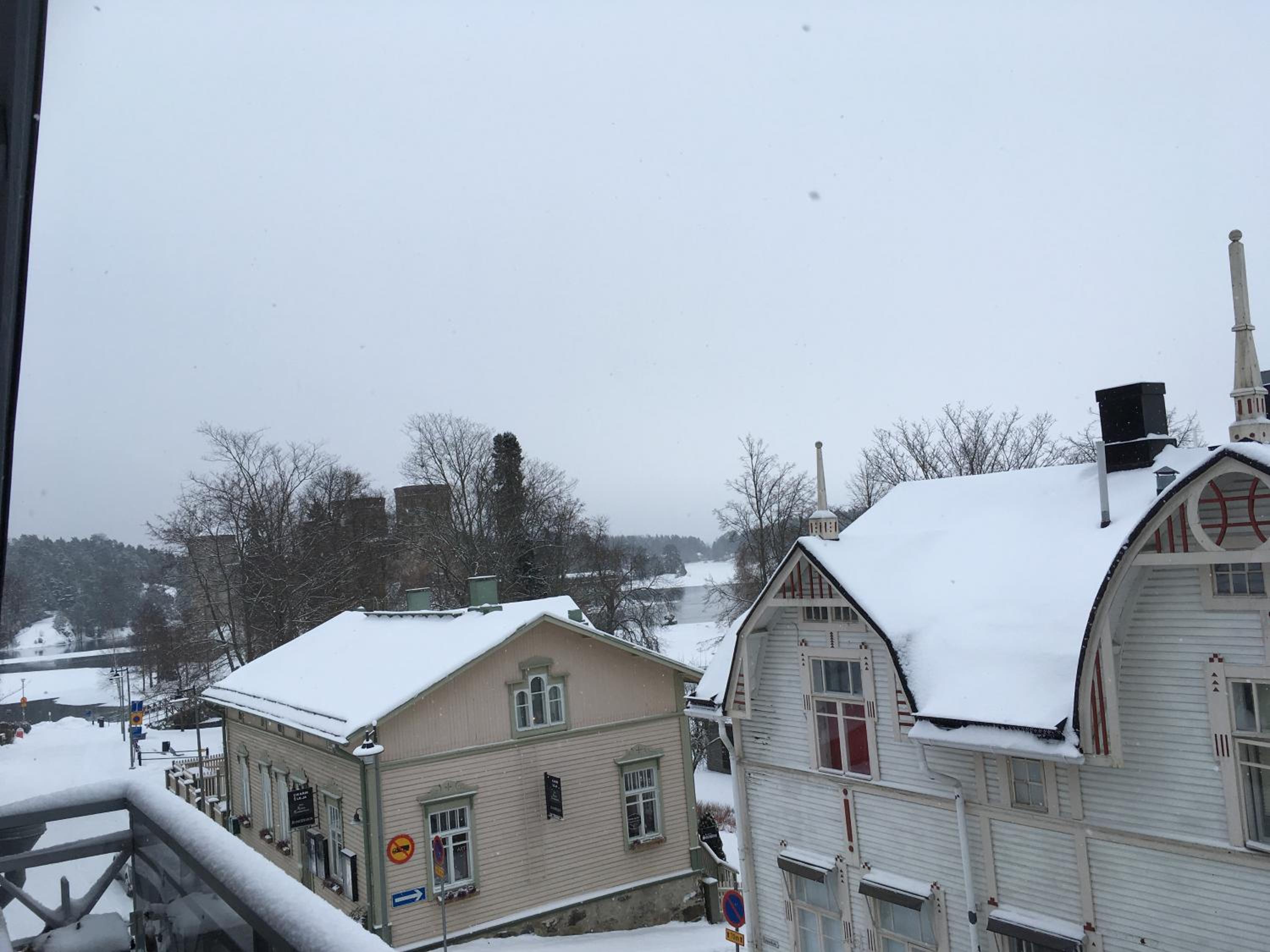 Double Room with Balcony - Photo 9
