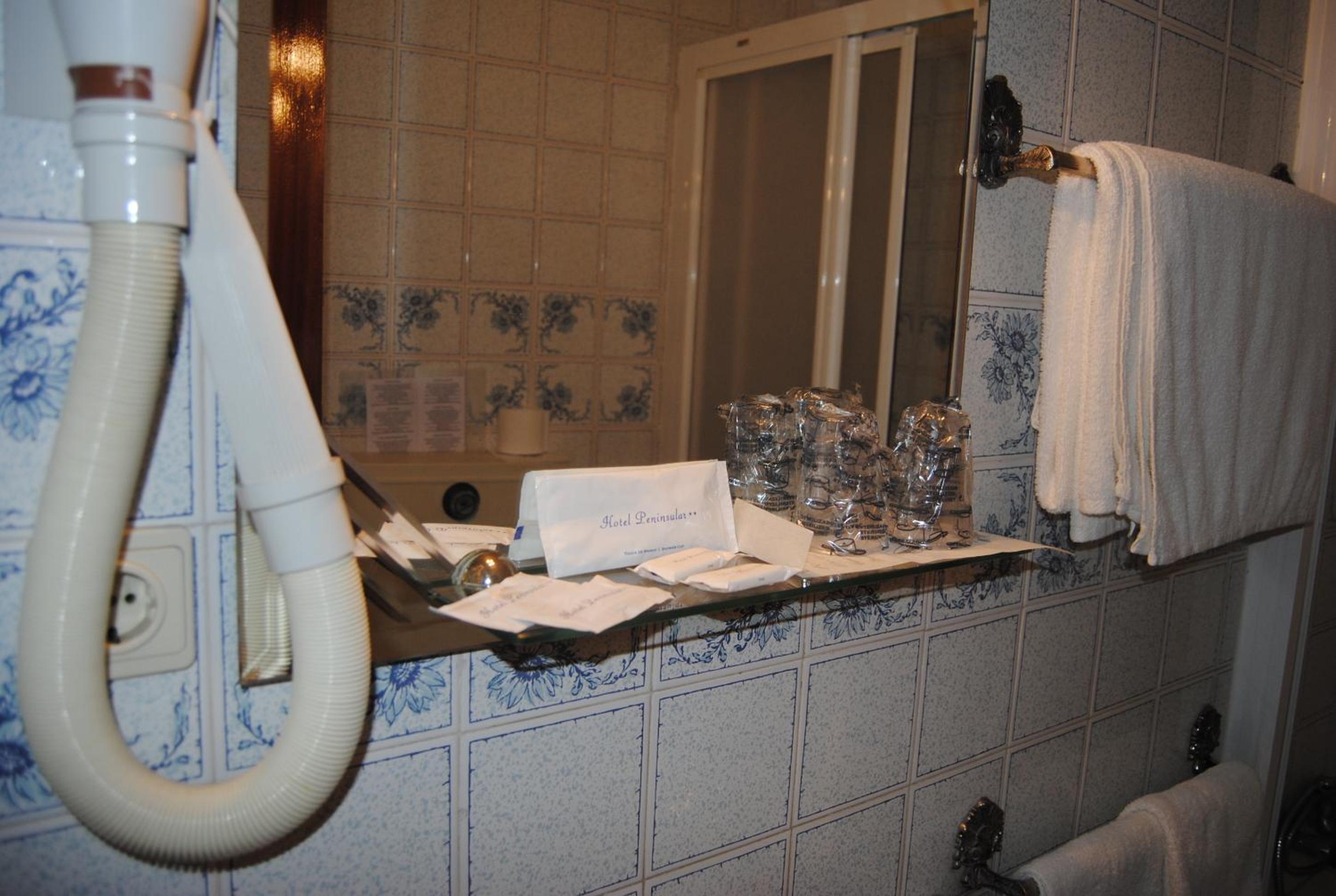 Deluxe Double Room - Photo 15