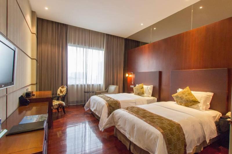 Mainland Chinese Citizens - Executive Twin Room photo 3