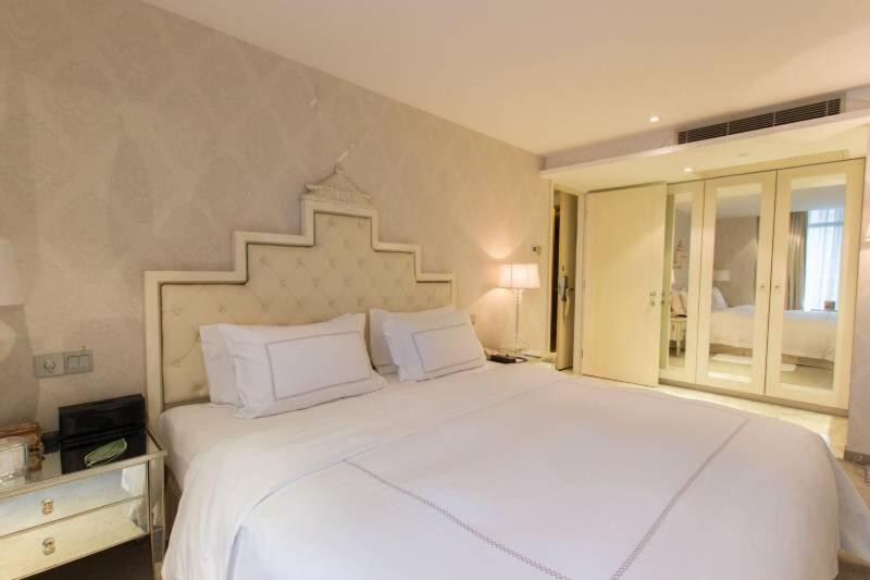 Romantic Suite photo 2