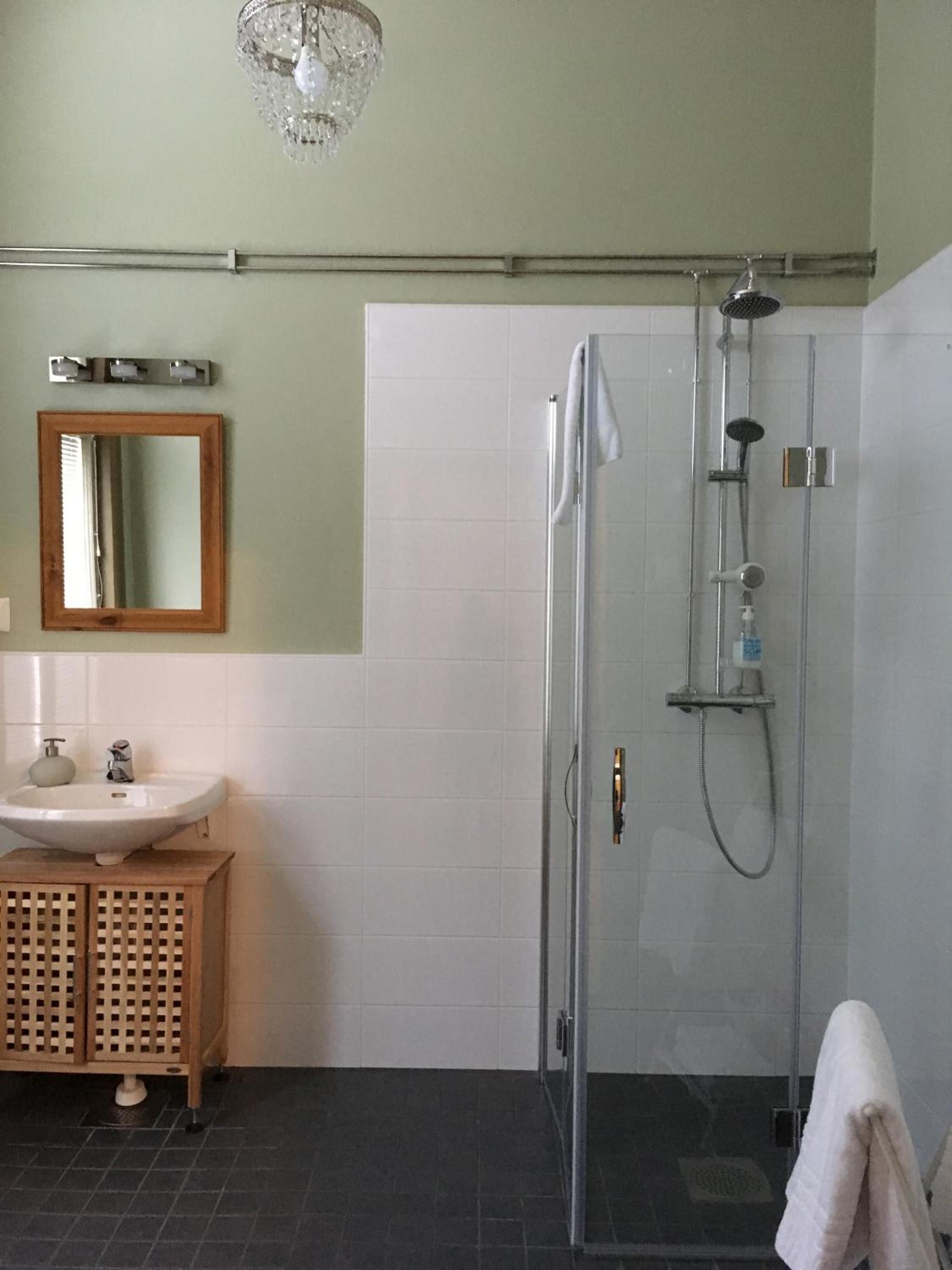Double Room - Photo 8