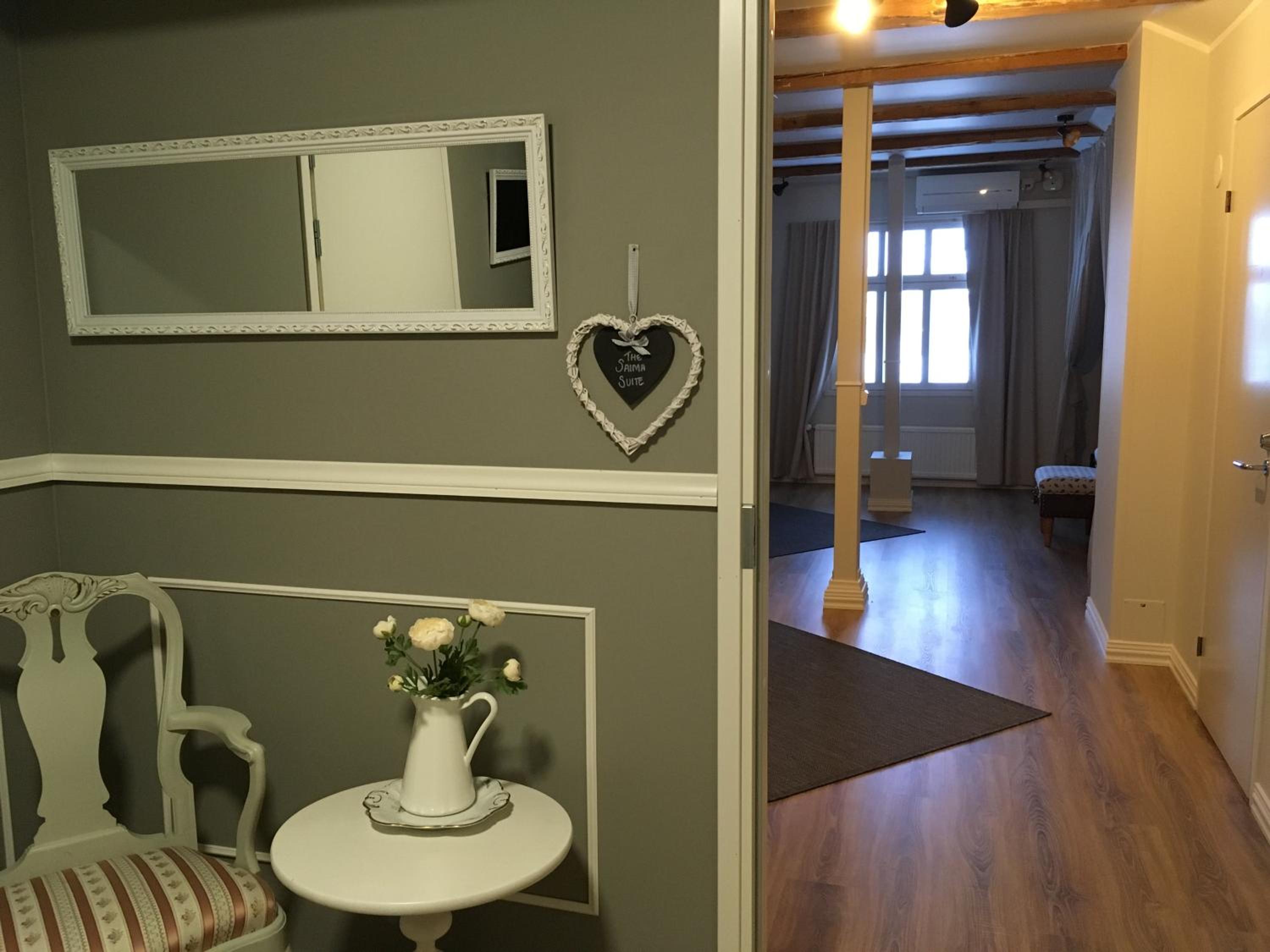 Large Double Room - Photo 7