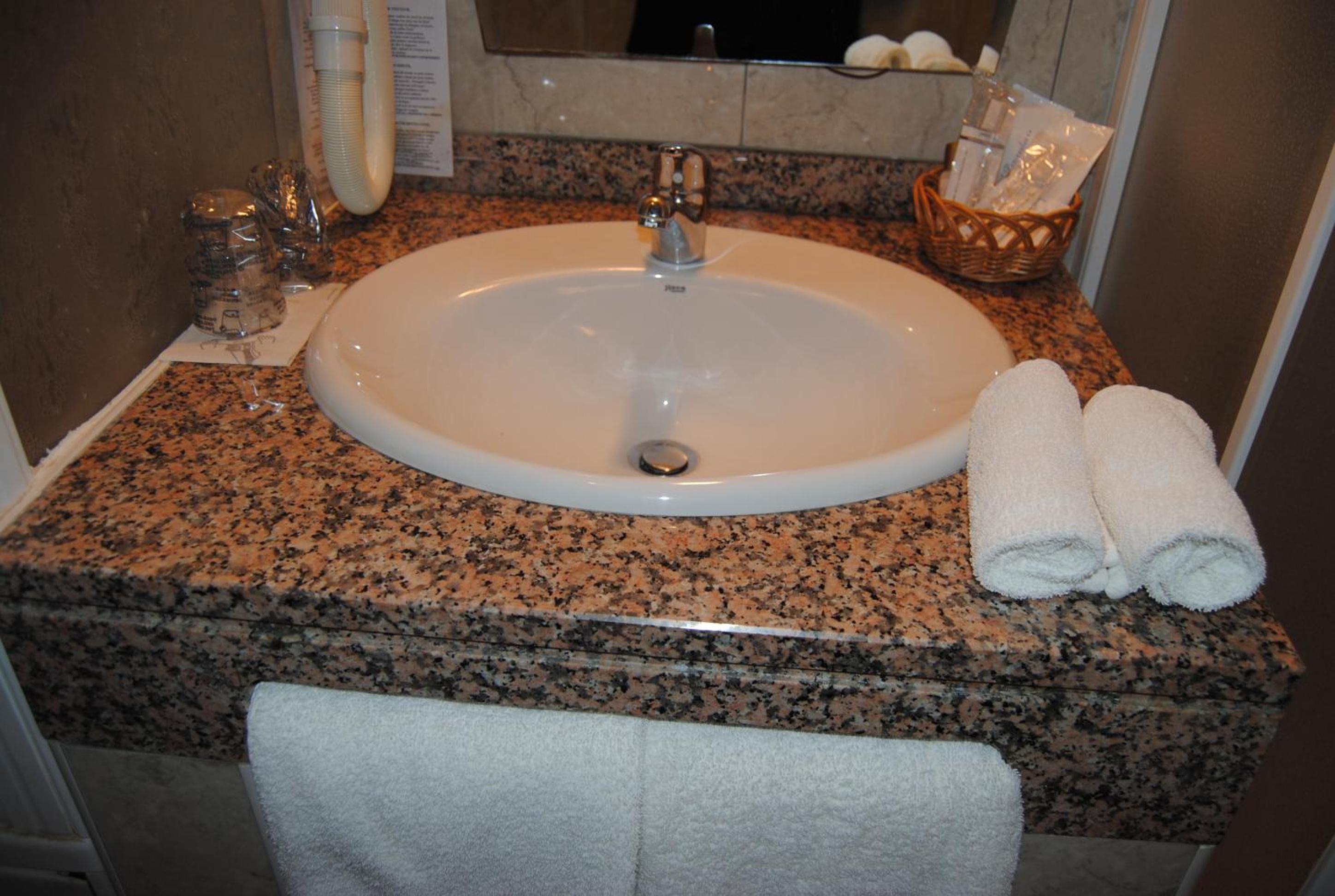 Super Deluxe Double Room - Photo 15