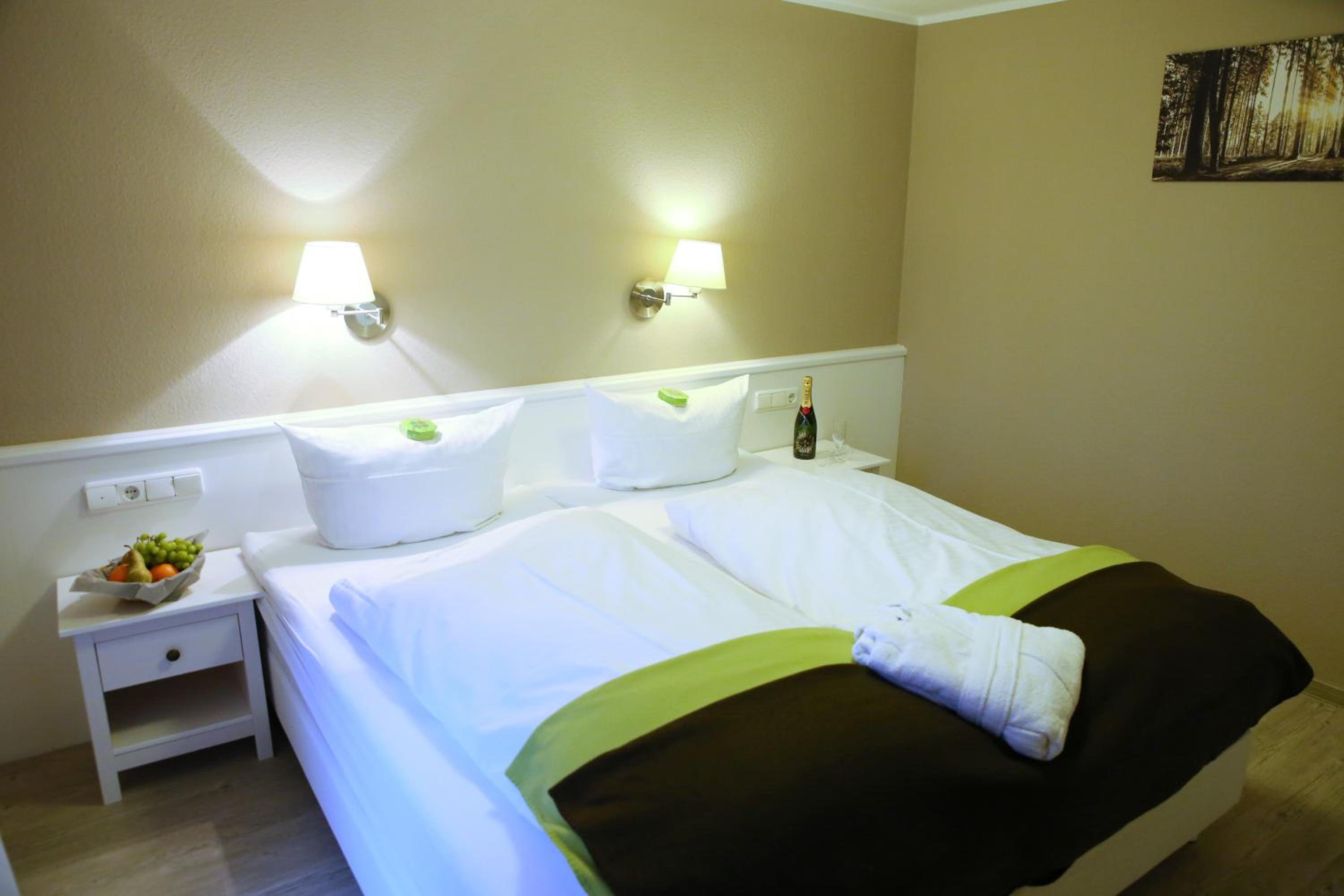 Double Room - Photo 7