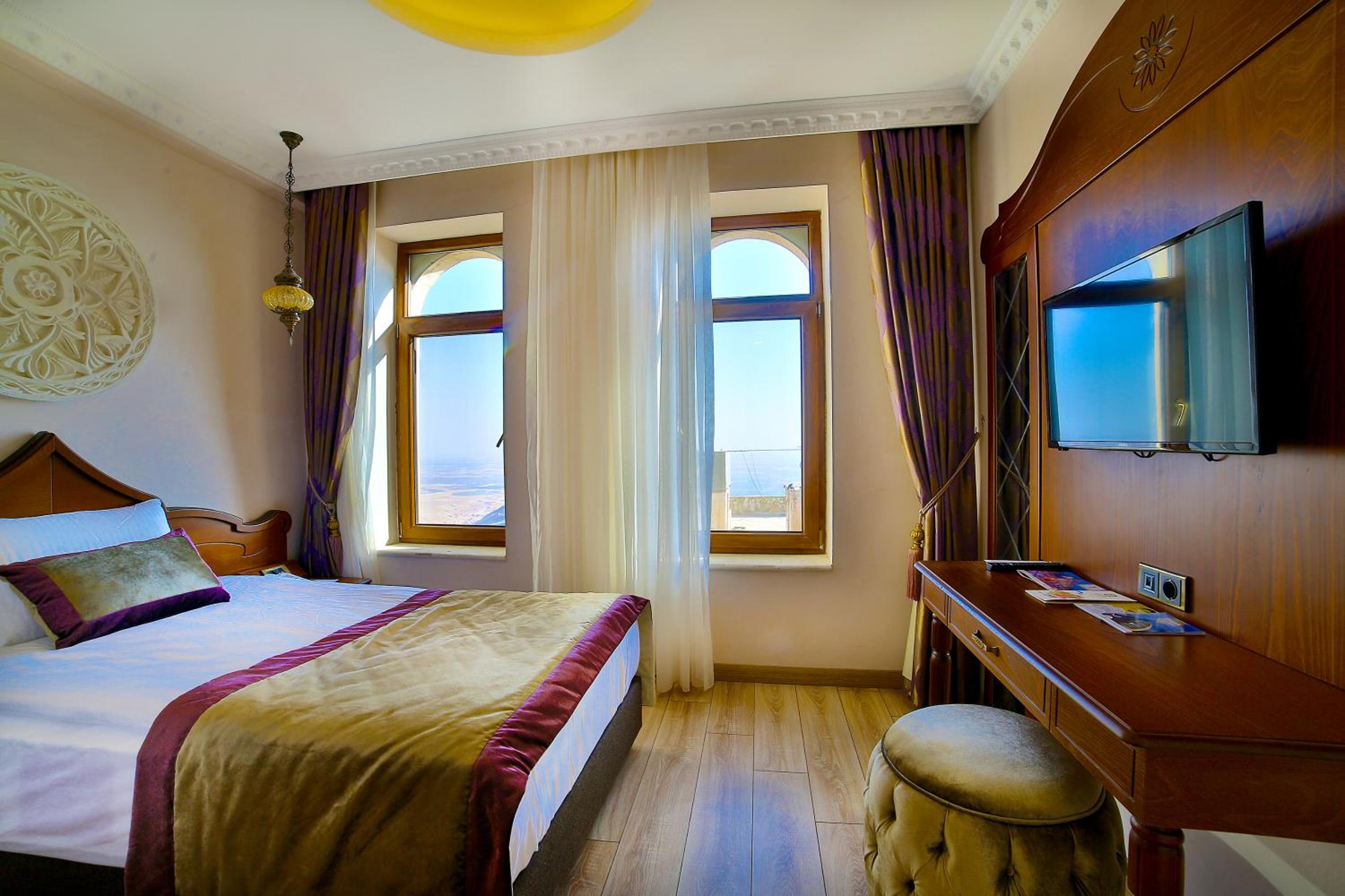 Standard Double or Twin Room with View photo 1