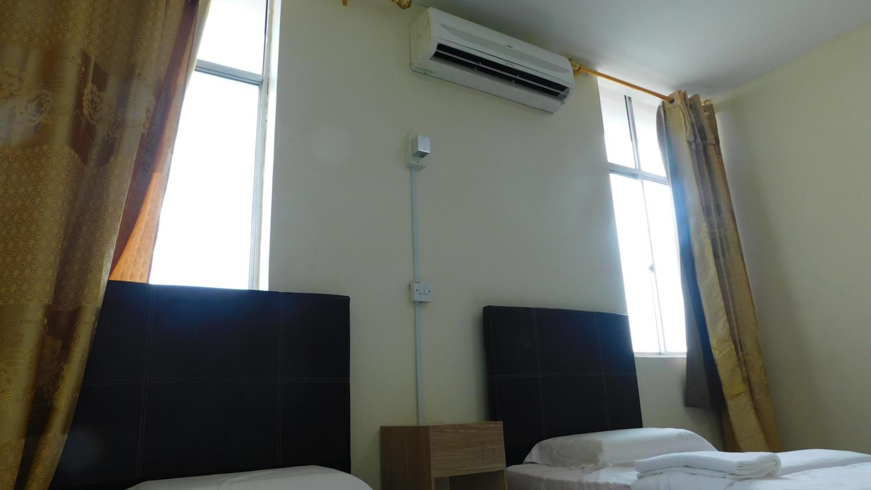 Family Room - Photo 8
