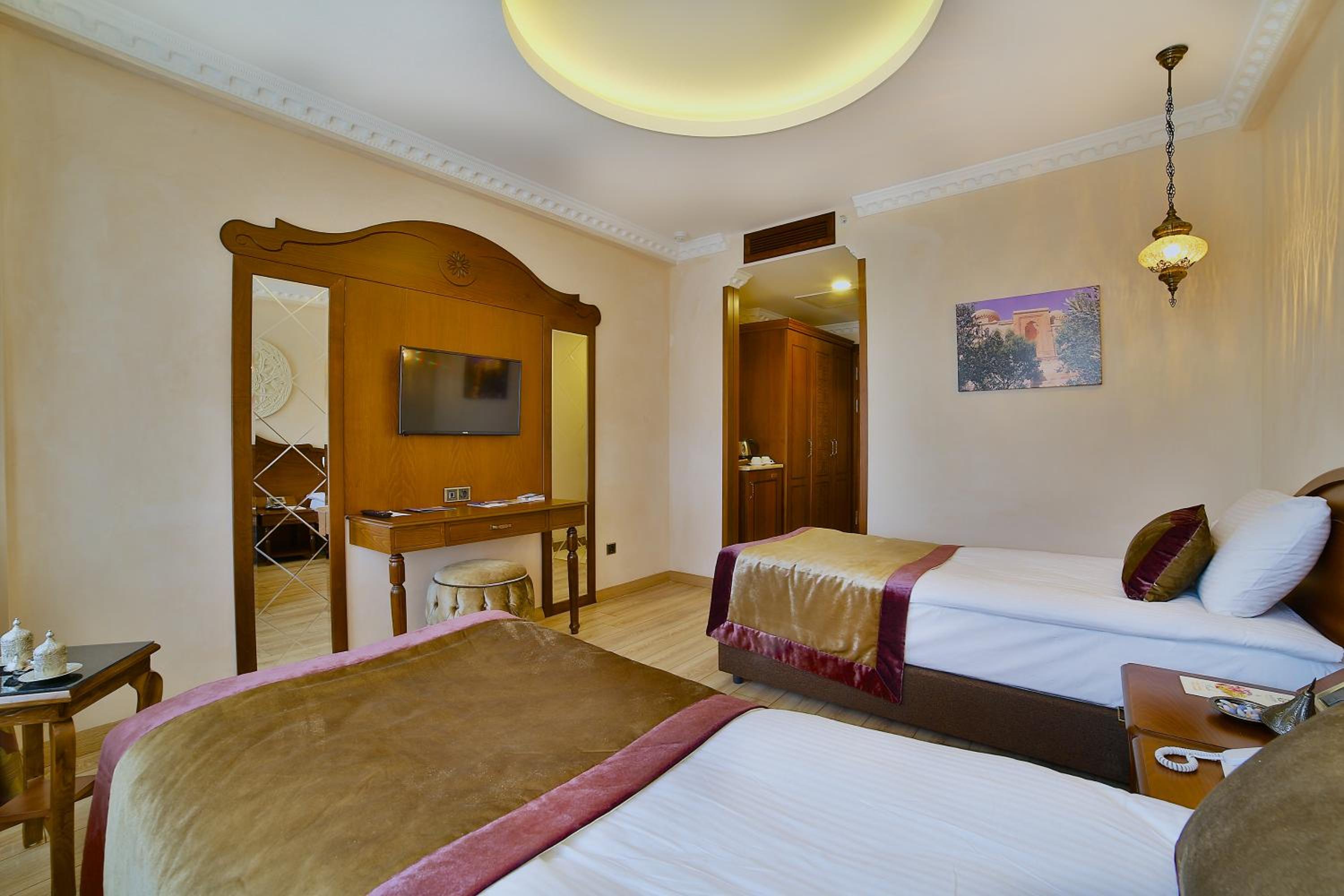 Standard Double or Twin Room without view photo 1
