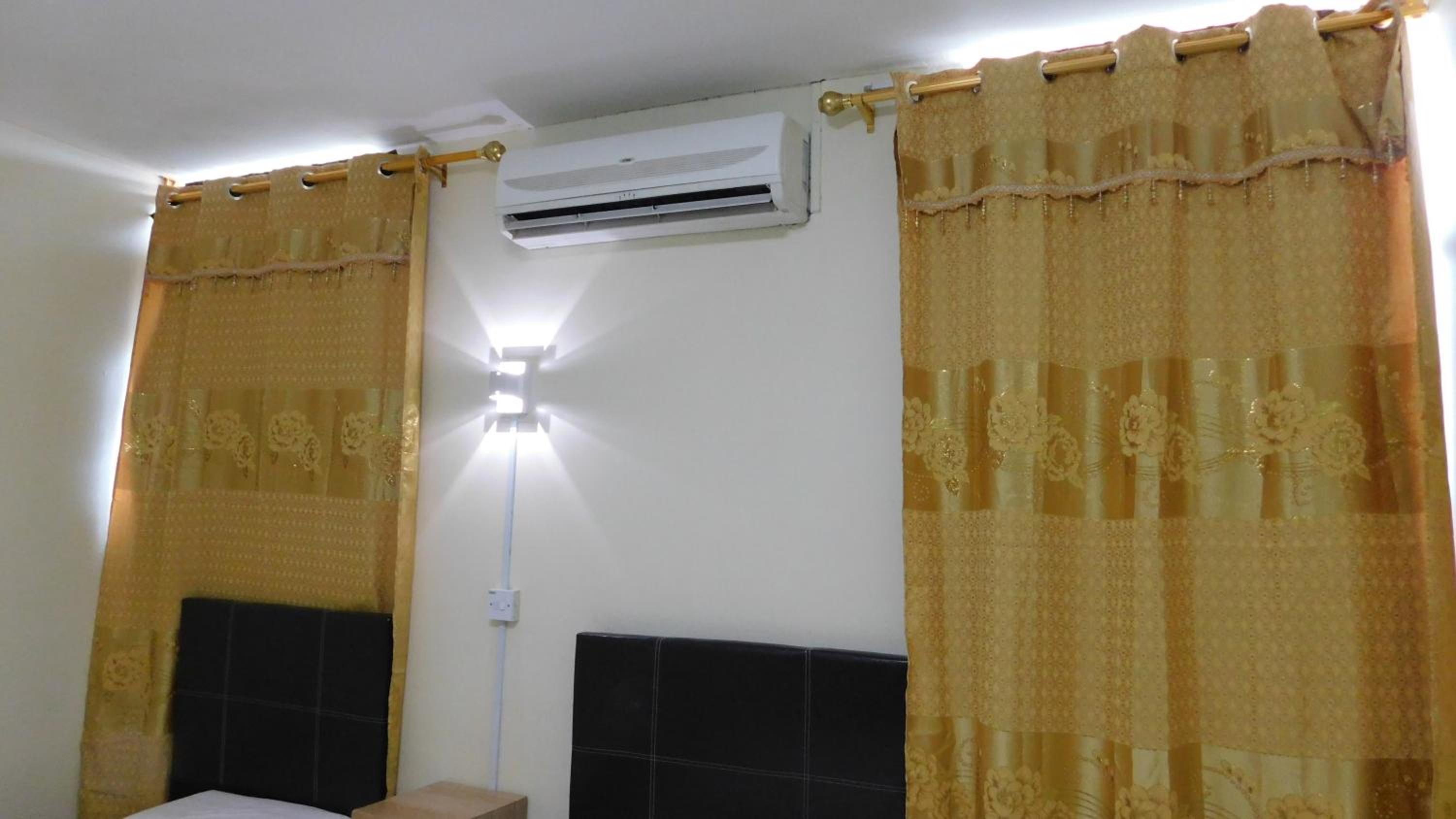 Family Room - Photo 7